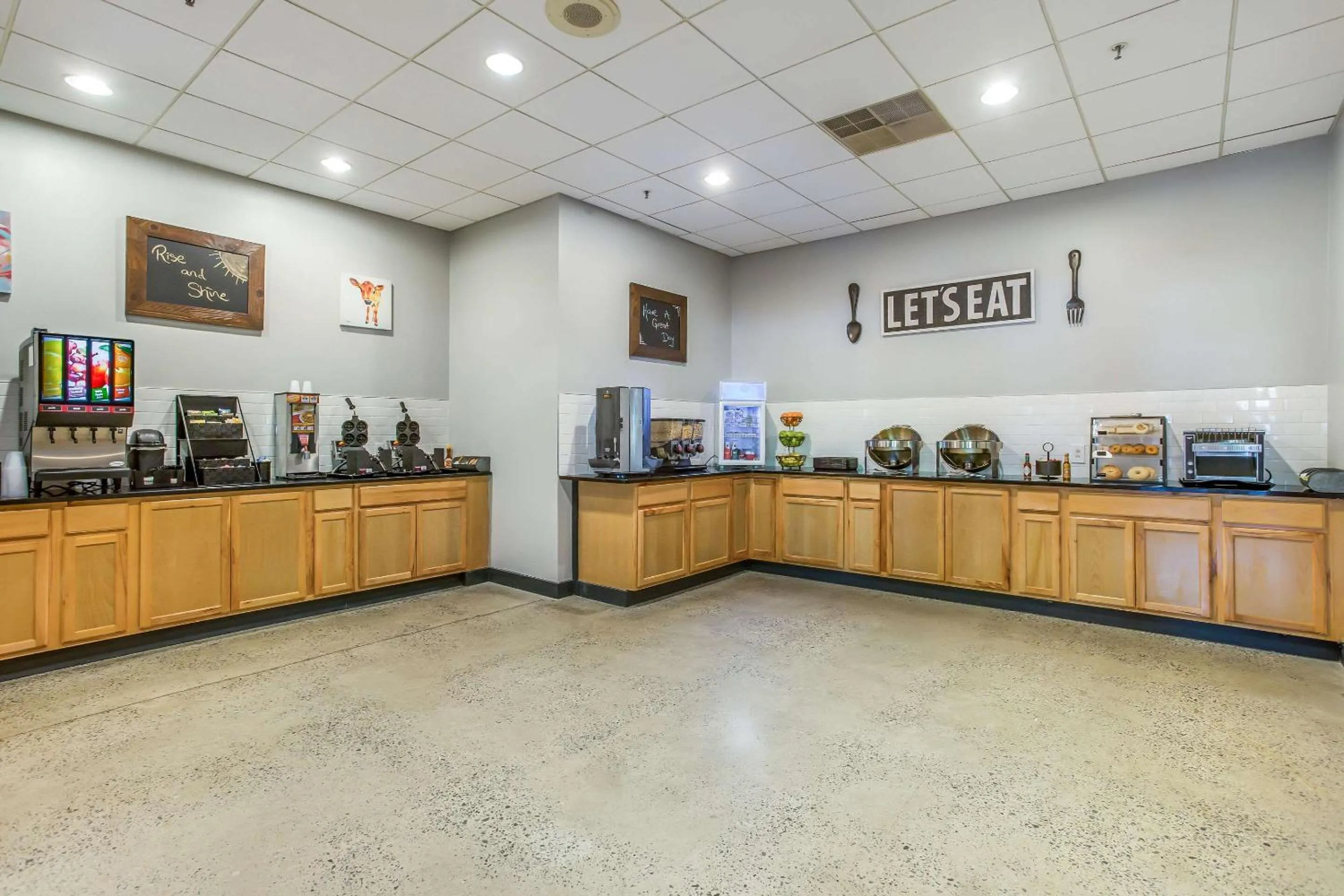 Breakfast in Burrstone Inn, an Ascend Collection Hotel