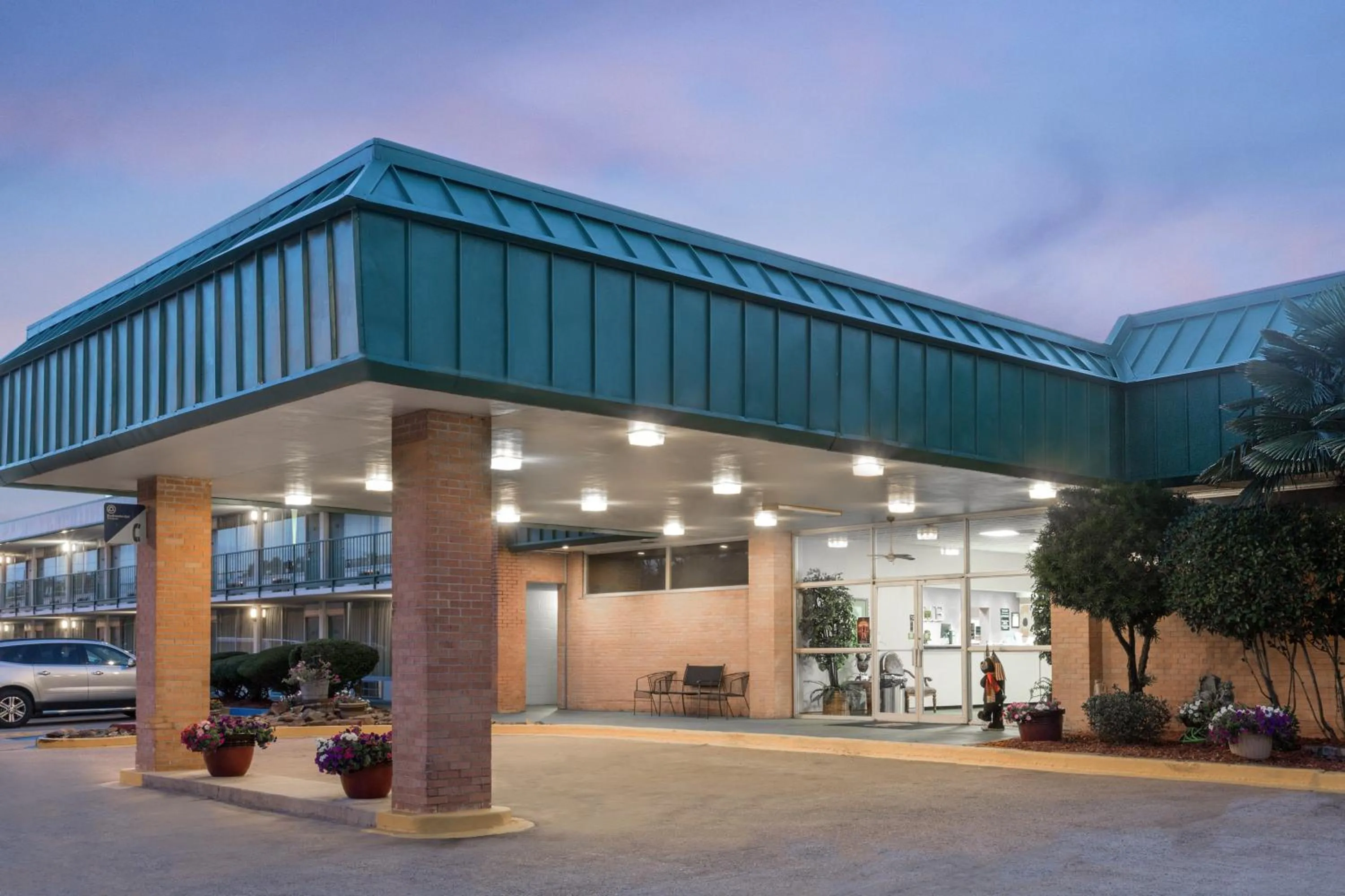 Property building in Super 8 by Wyndham Hope