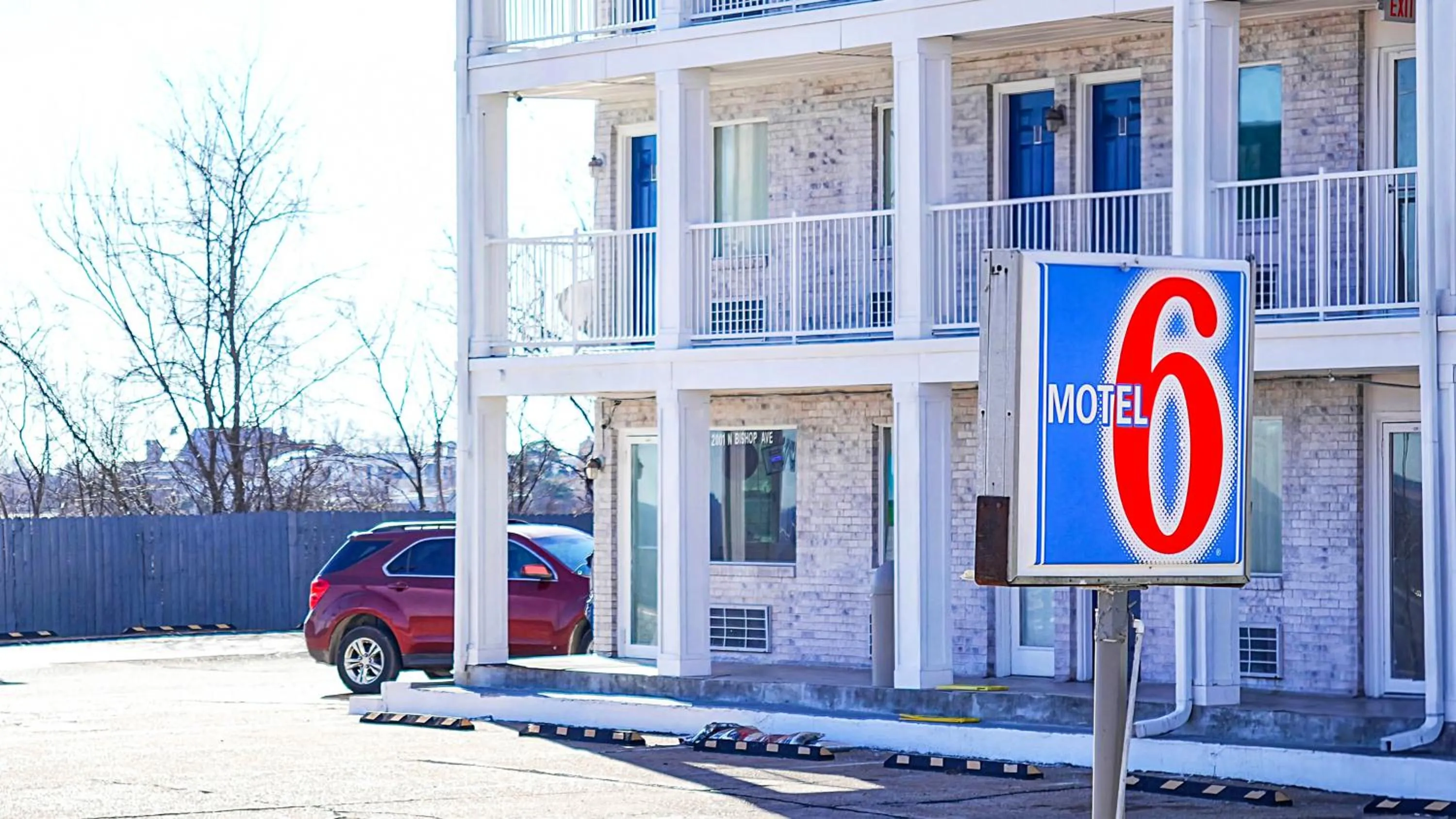 Facade/entrance in Motel 6-Rolla, MO