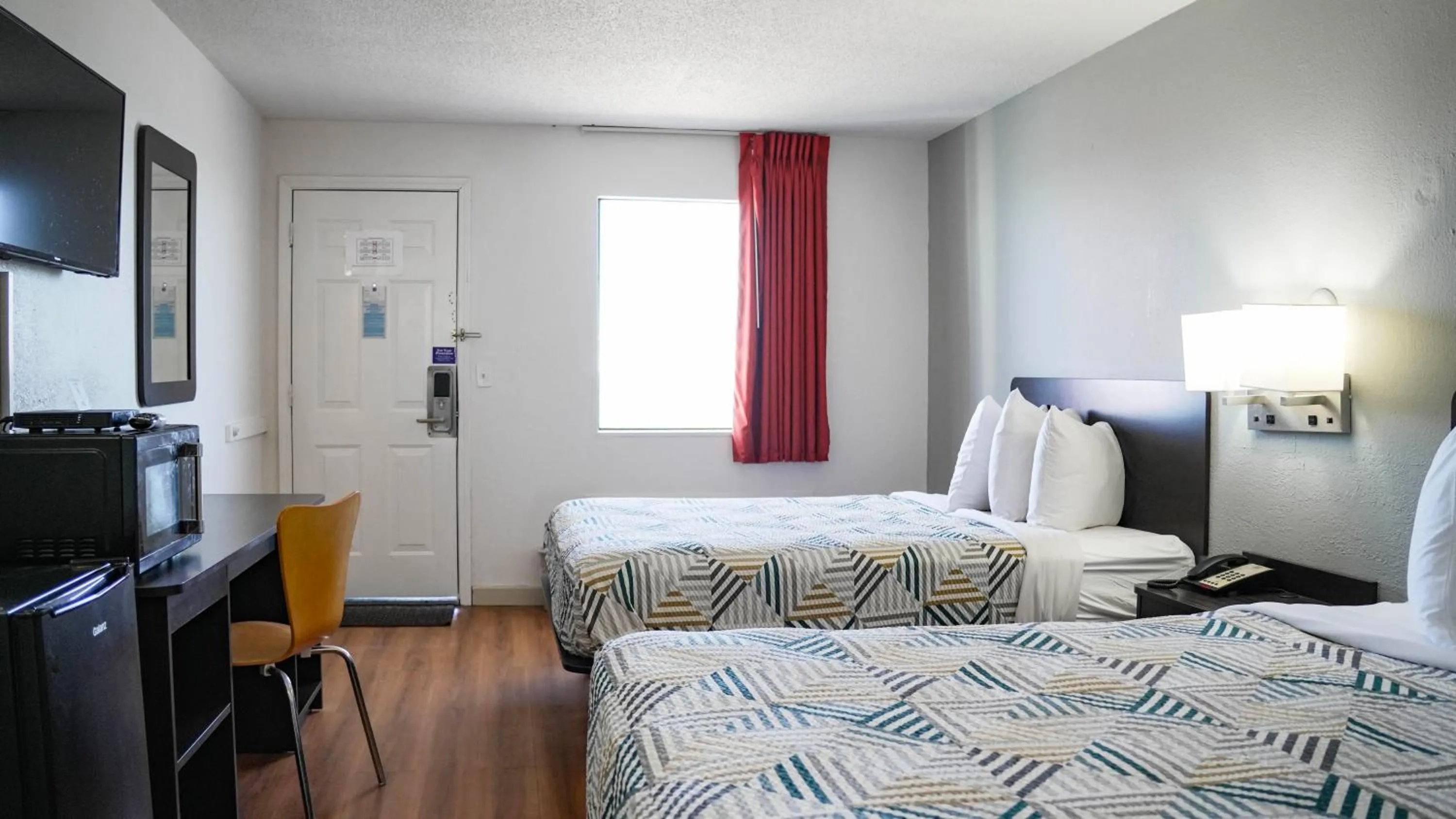 Bedroom, Bed in Motel 6-Rolla, MO