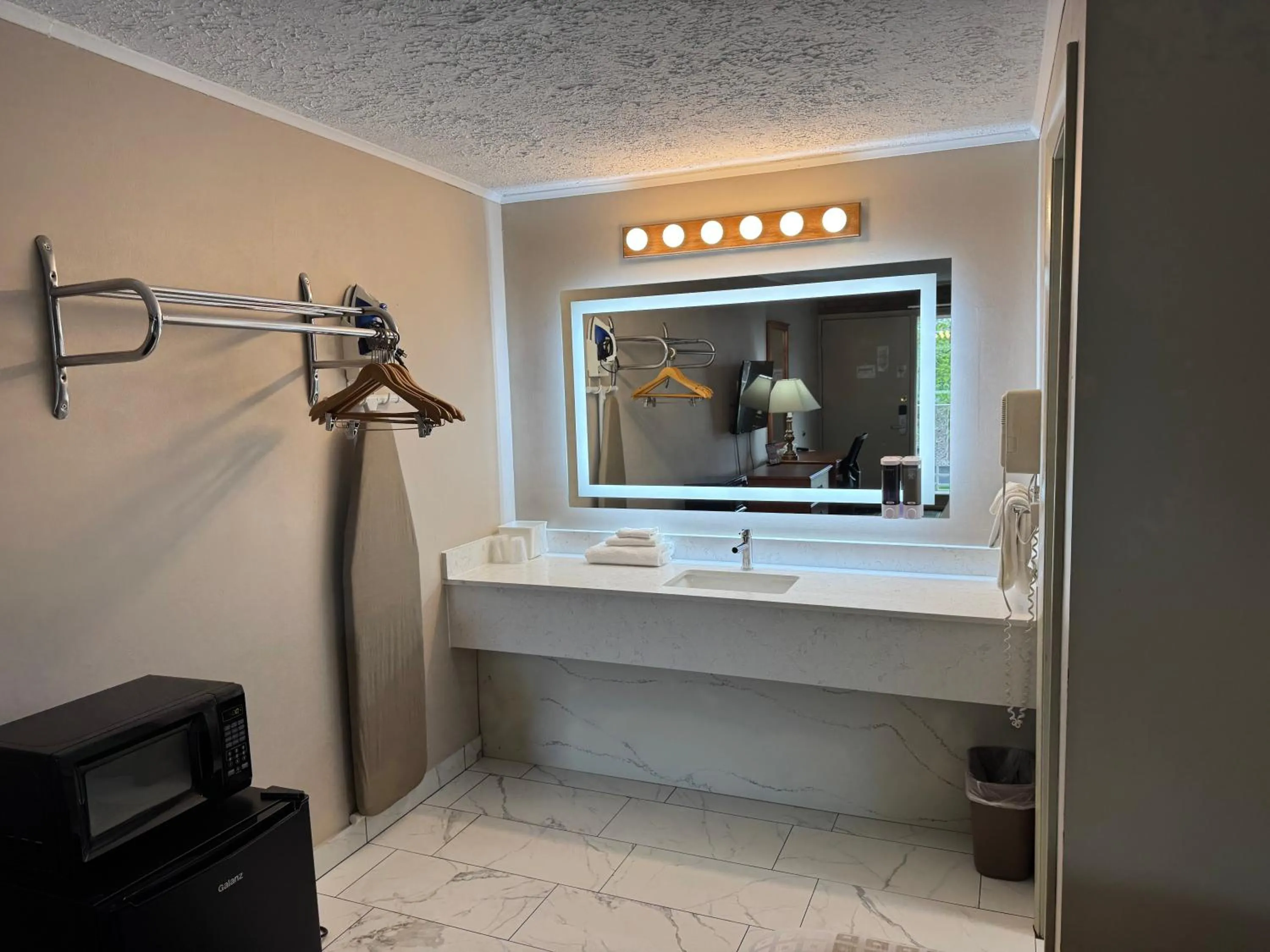 flat iron in South Shore Inn