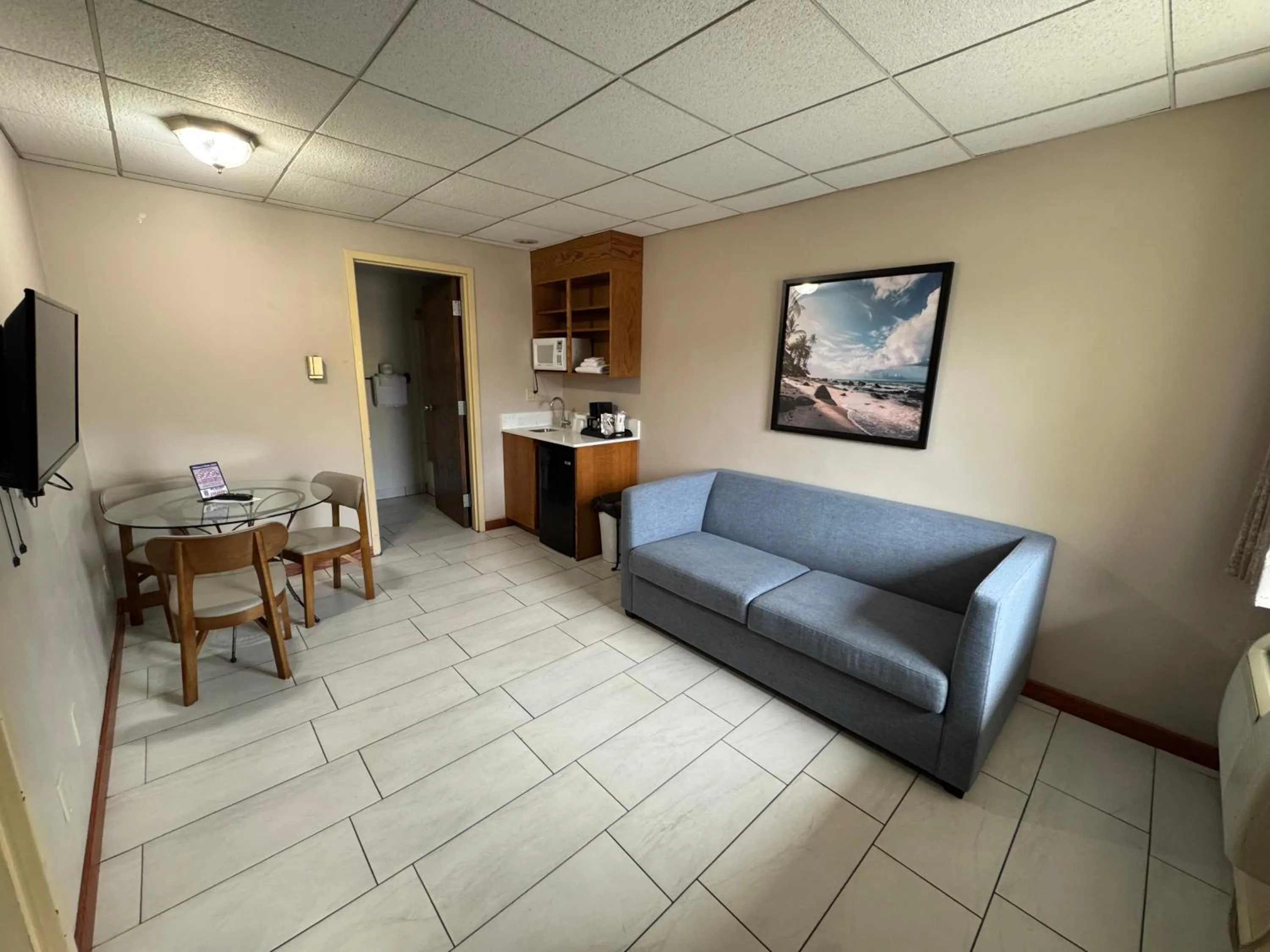 TV and multimedia in South Shore Inn