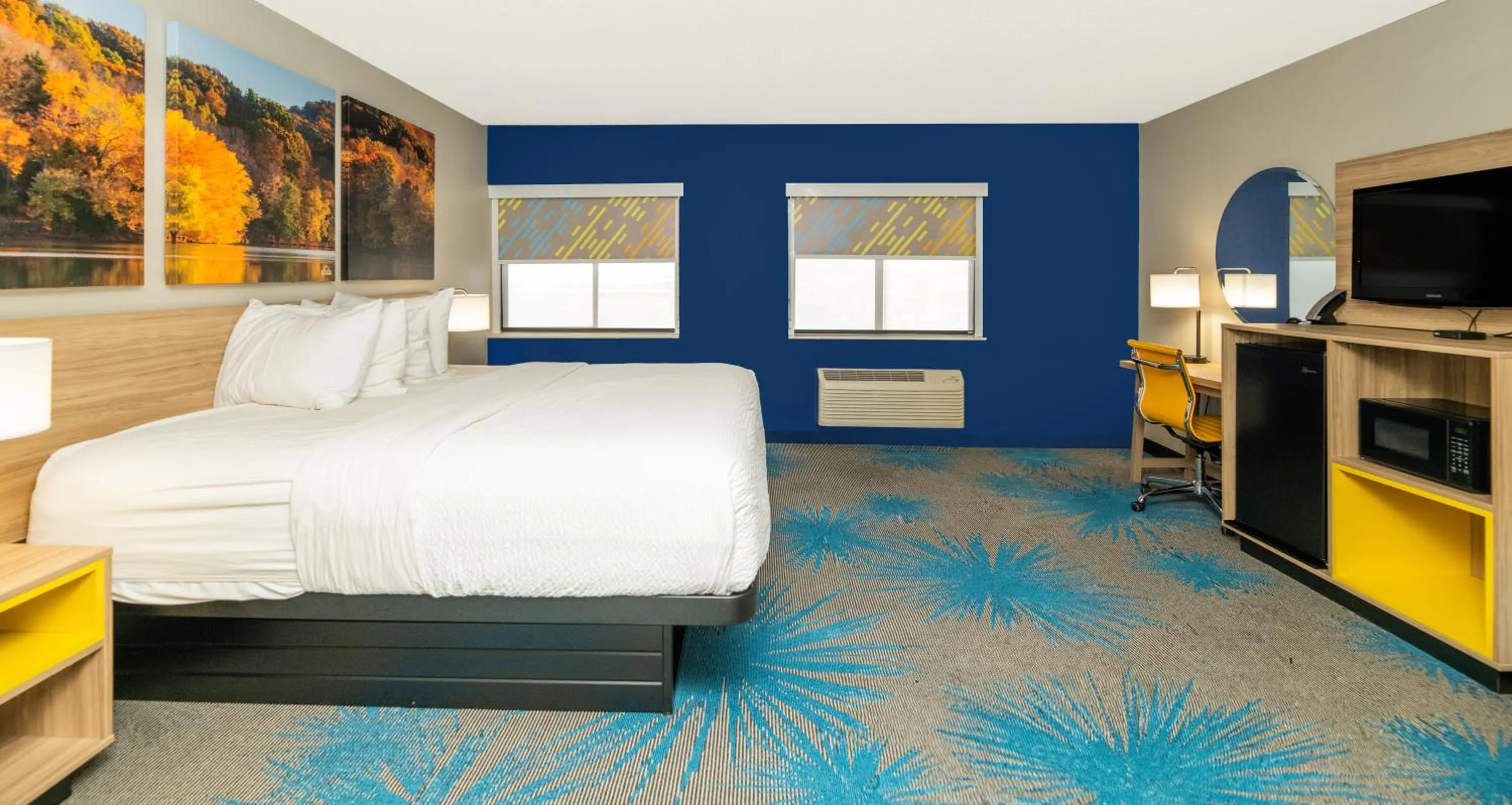 Bed in Days Inn by Wyndham Fort Smith