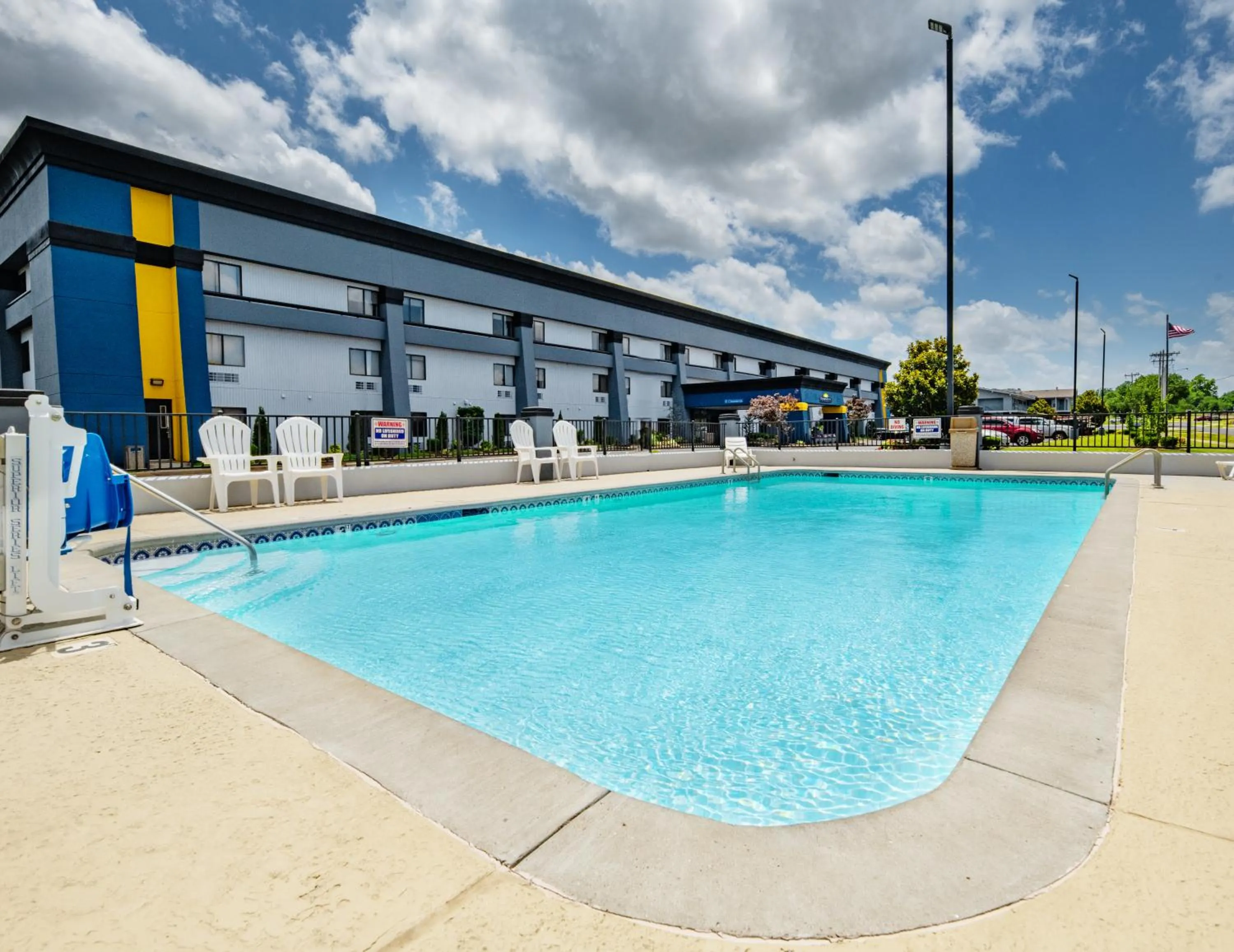 Swimming pool in Days Inn by Wyndham Fort Smith