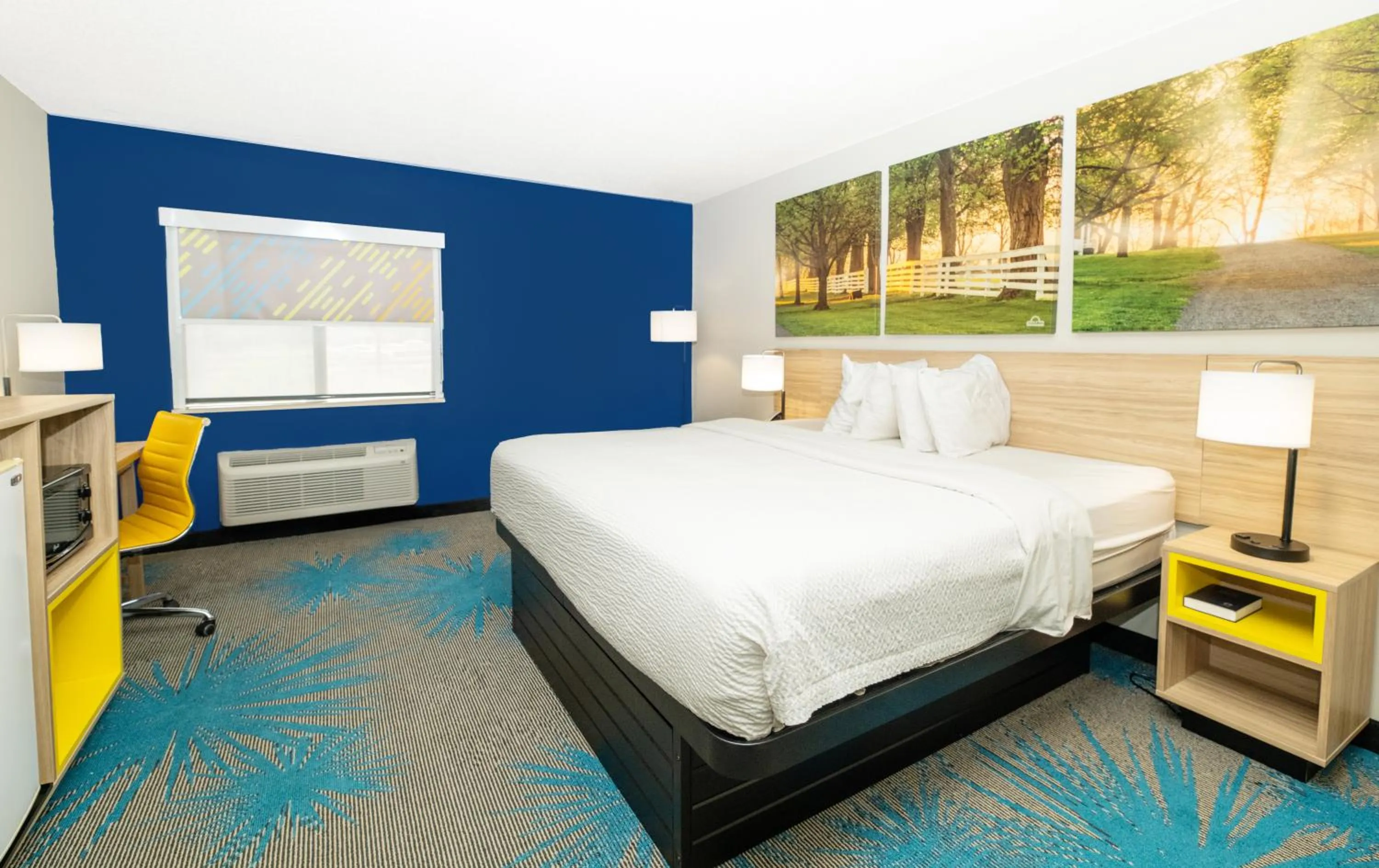 Bed in Days Inn by Wyndham Fort Smith