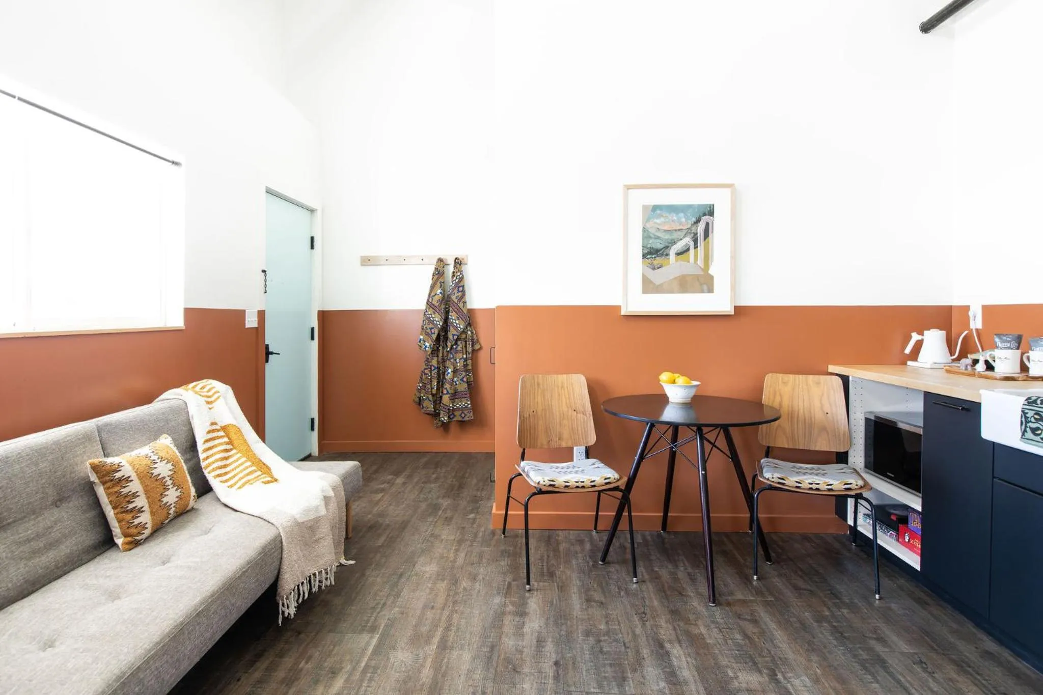 Living room in Mellow Moon Lodge