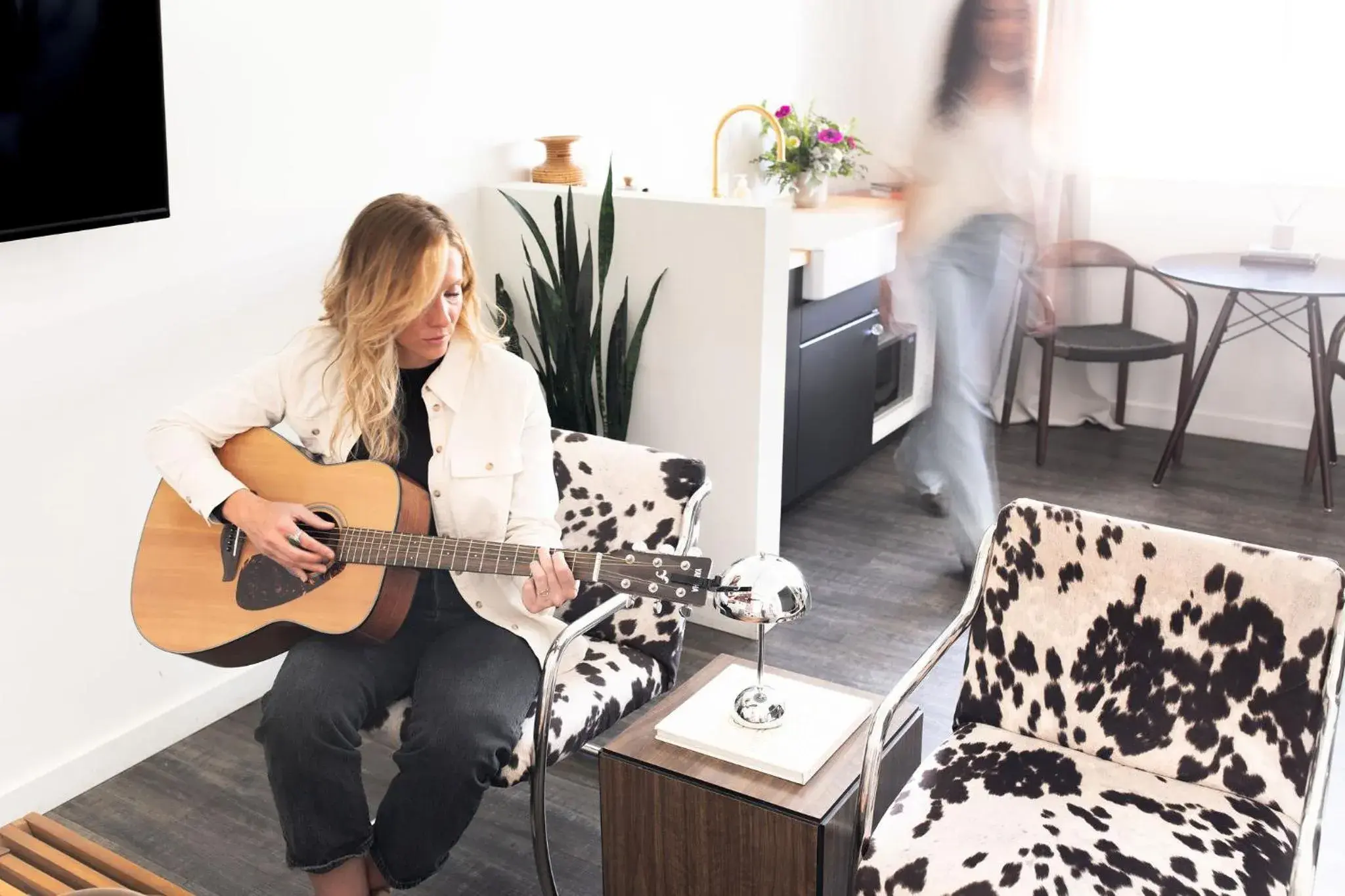 King Suite in Mellow Moon Lodge King Suite in Mellow Moon Lodge