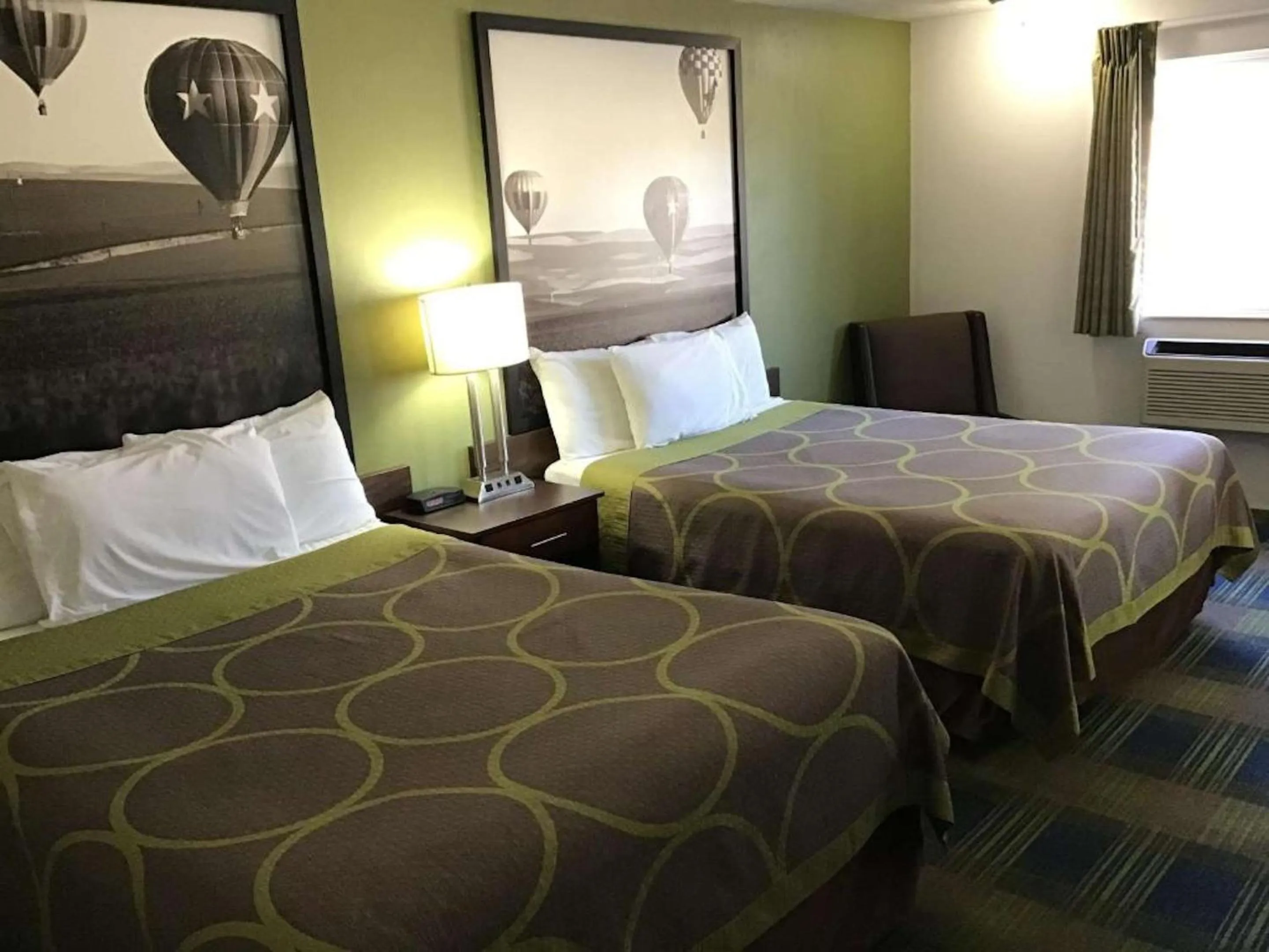 Bedroom, Bed in Super 8 by Wyndham Walla Walla