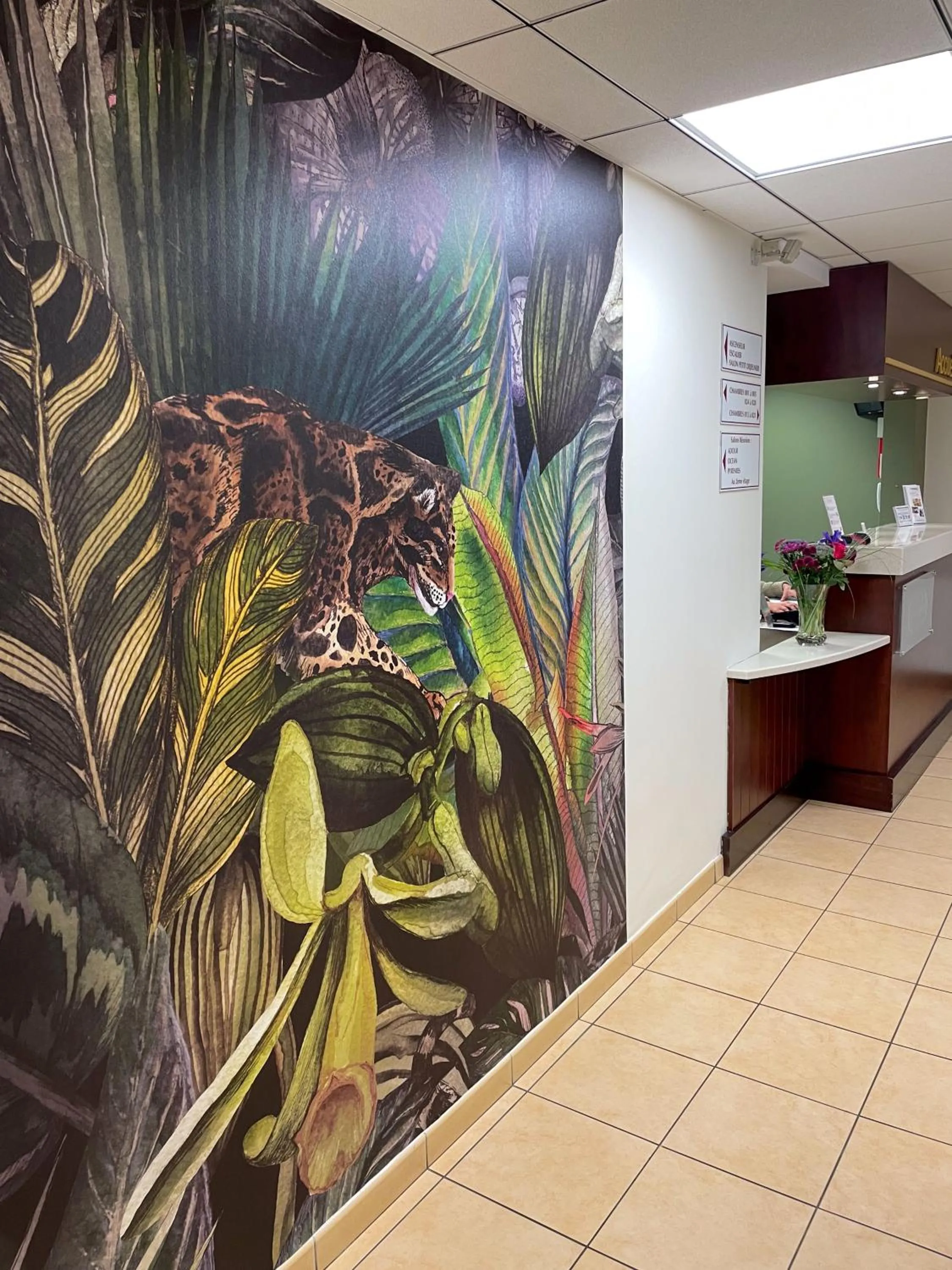 Lobby or reception in The Originals City, Hôtel Les Bruyères, Dax Nord