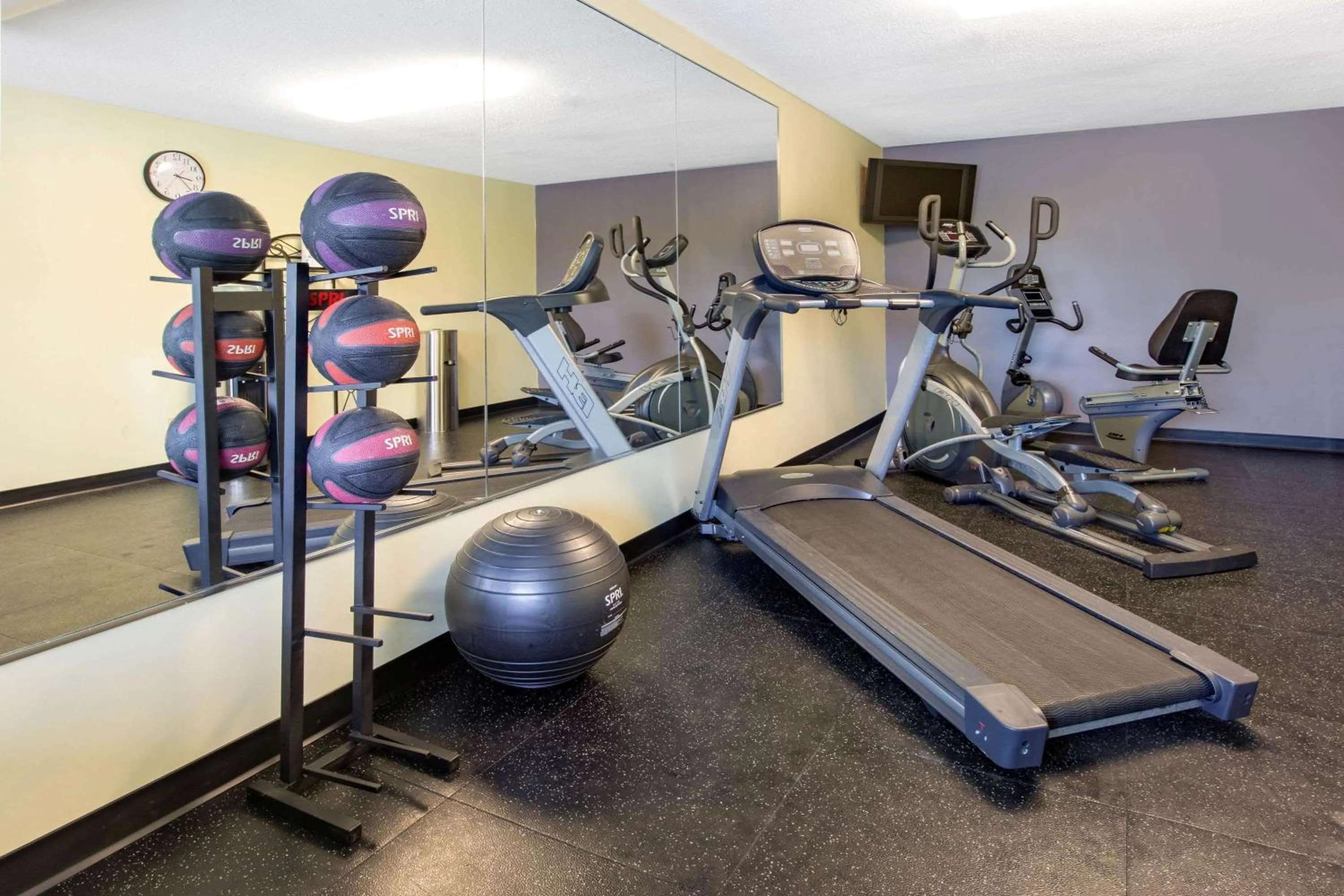 Fitness centre/facilities in Days Inn by Wyndham Grantville