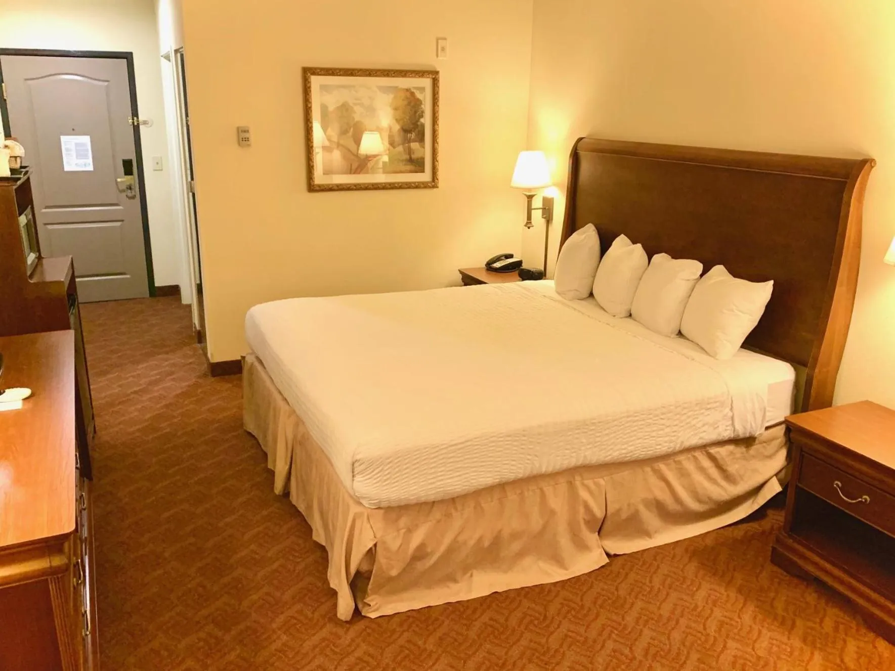King Room in Country Inn & Suites by Radisson, Potomac Mills Woodbridge, VA