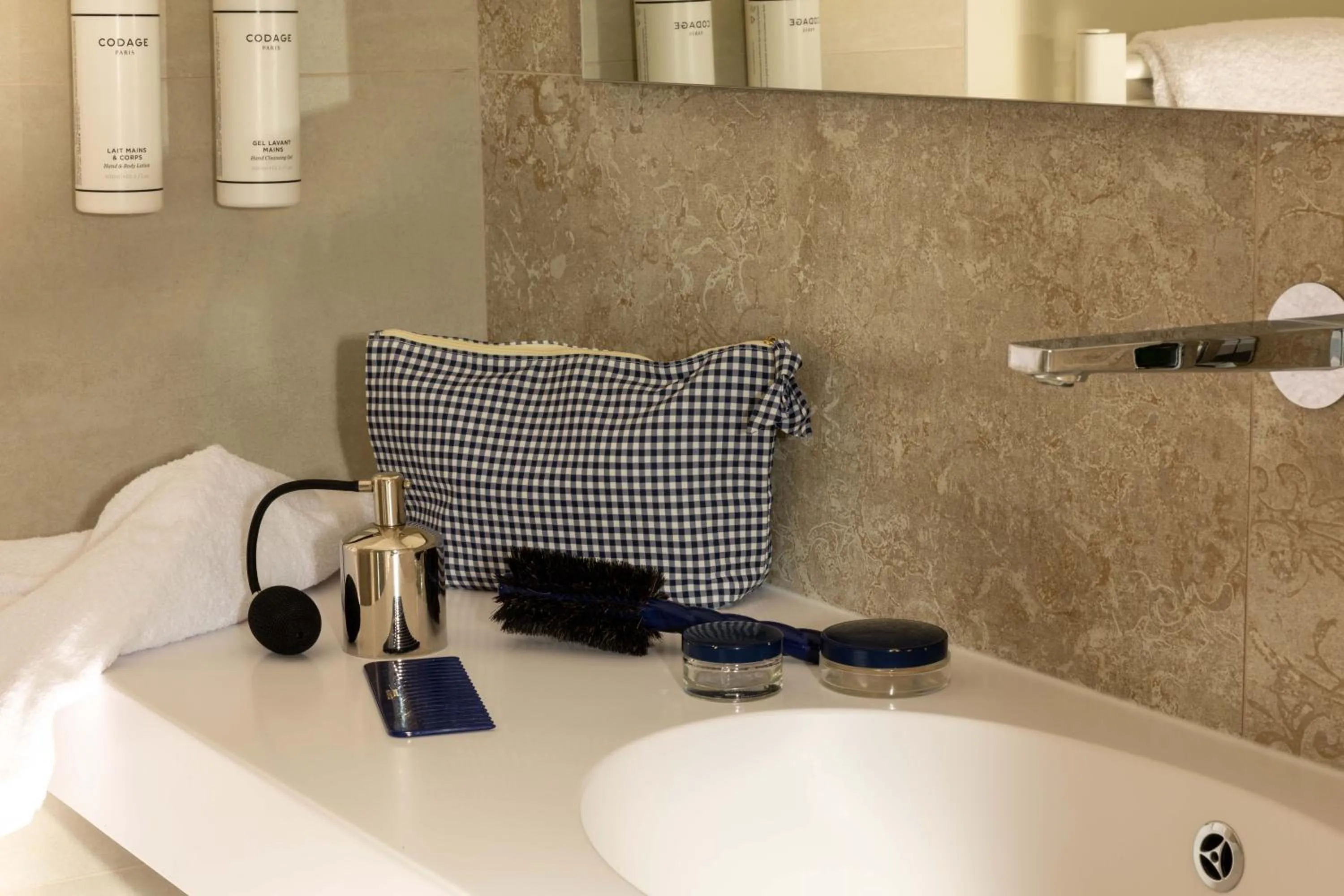 Bathroom in Château Saint Gilles - Bayeux