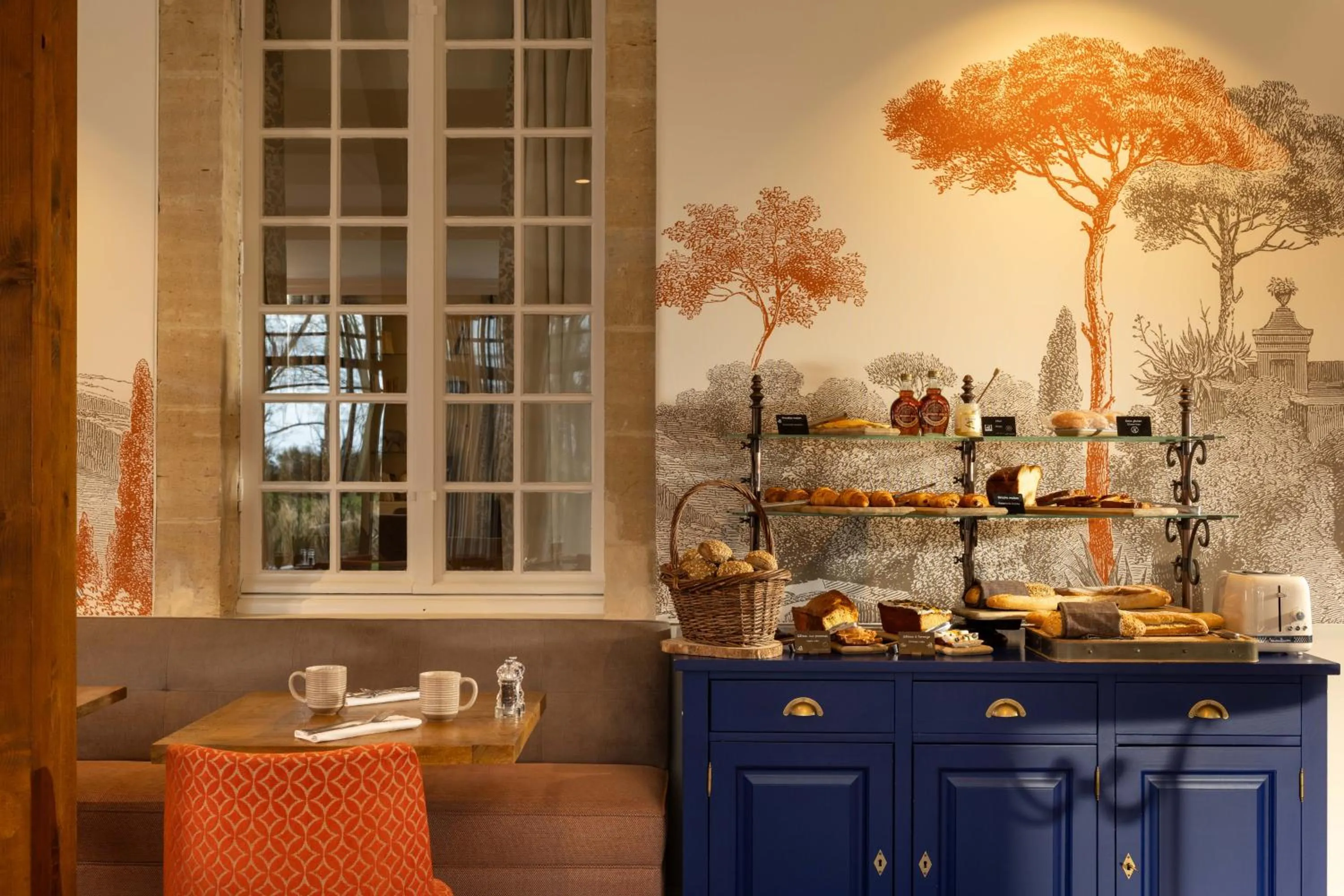 Breakfast in Château Saint Gilles - Bayeux