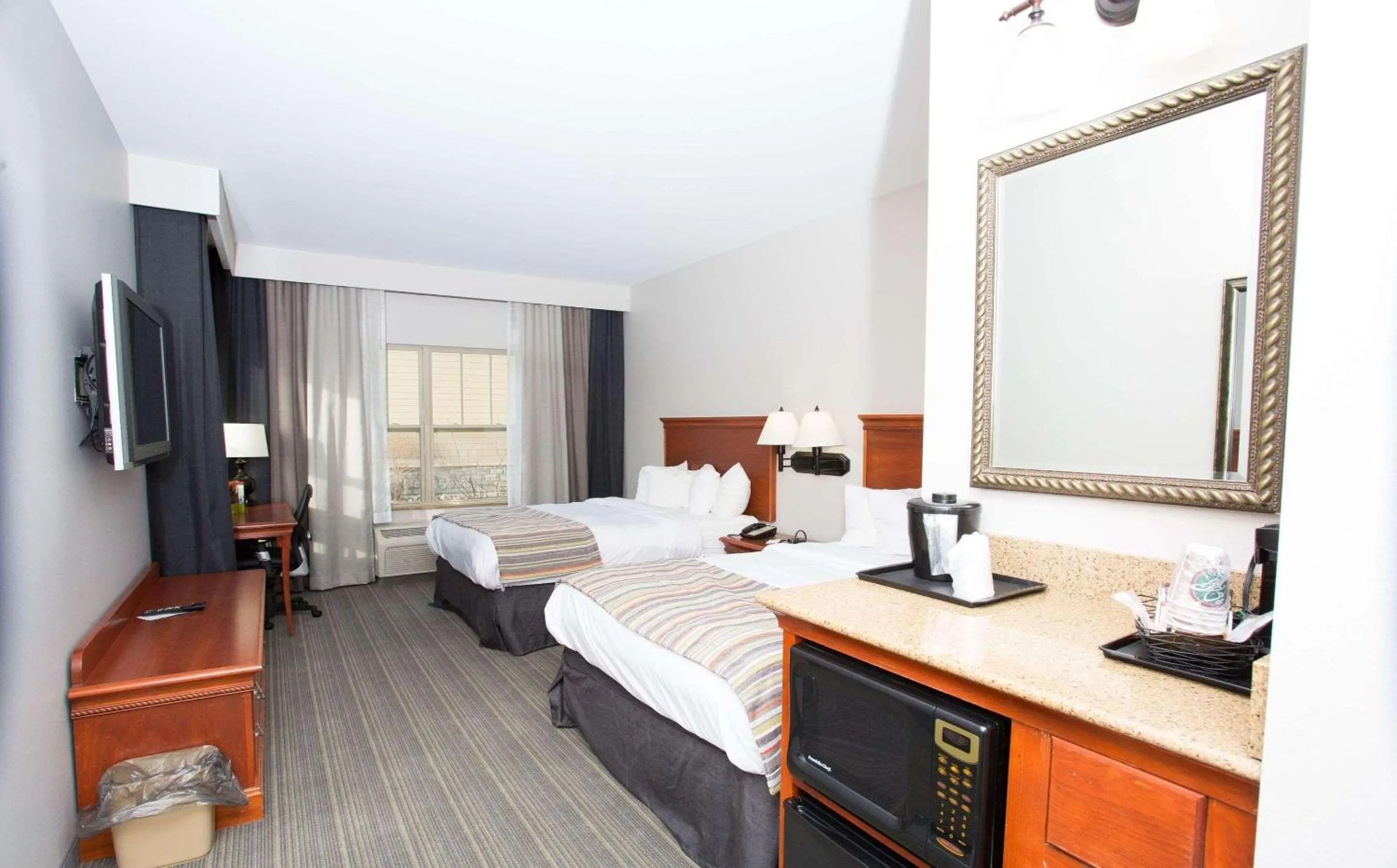 Bedroom, Bed in Country Inn & Suites by Radisson, Grand Forks, ND