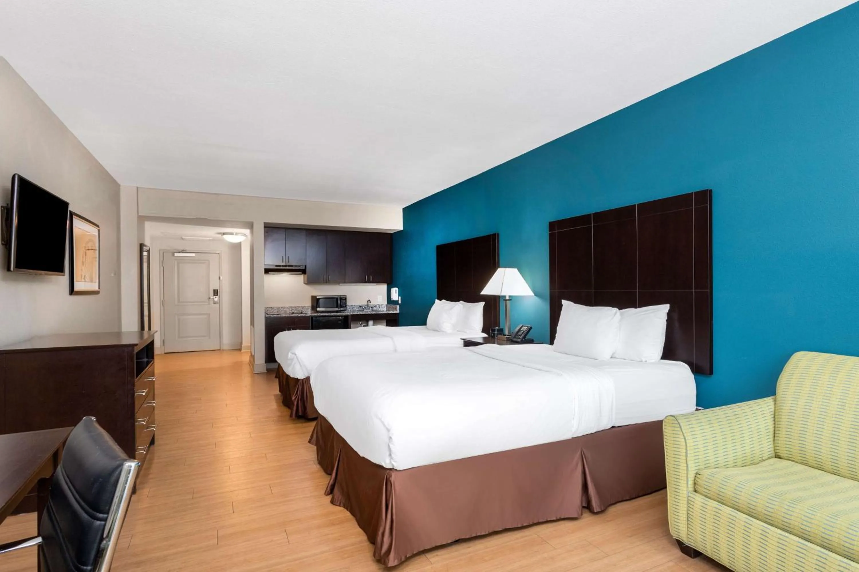 Photo of the whole room, Bed in La Quinta by Wyndham Ocean City