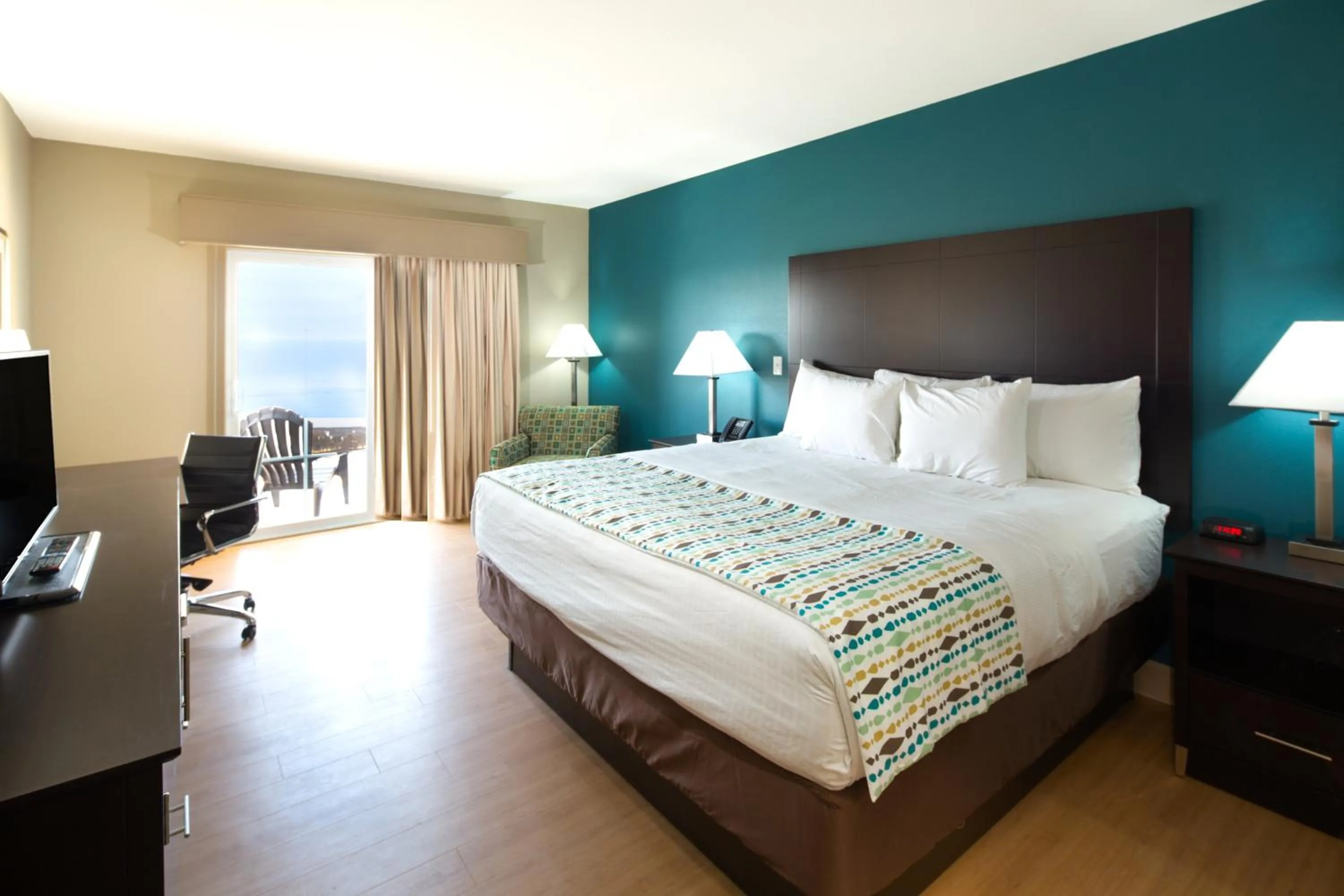 Bed in La Quinta by Wyndham Ocean City