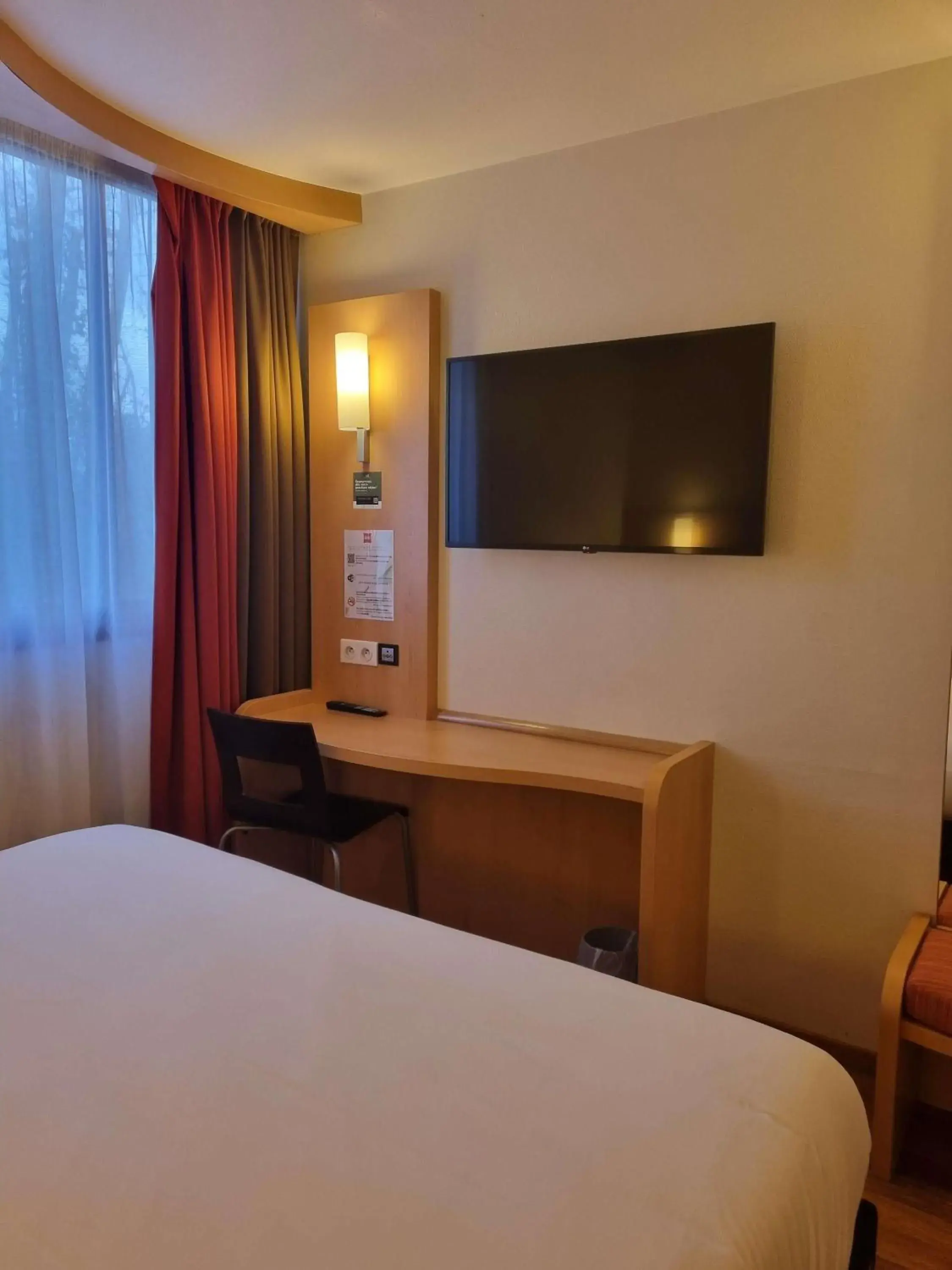 Standard Room with 2 Single Beds in ibis Bordeaux Saint Emilion Standard Room with 2 Single Beds in ibis Bordeaux Saint Emilion