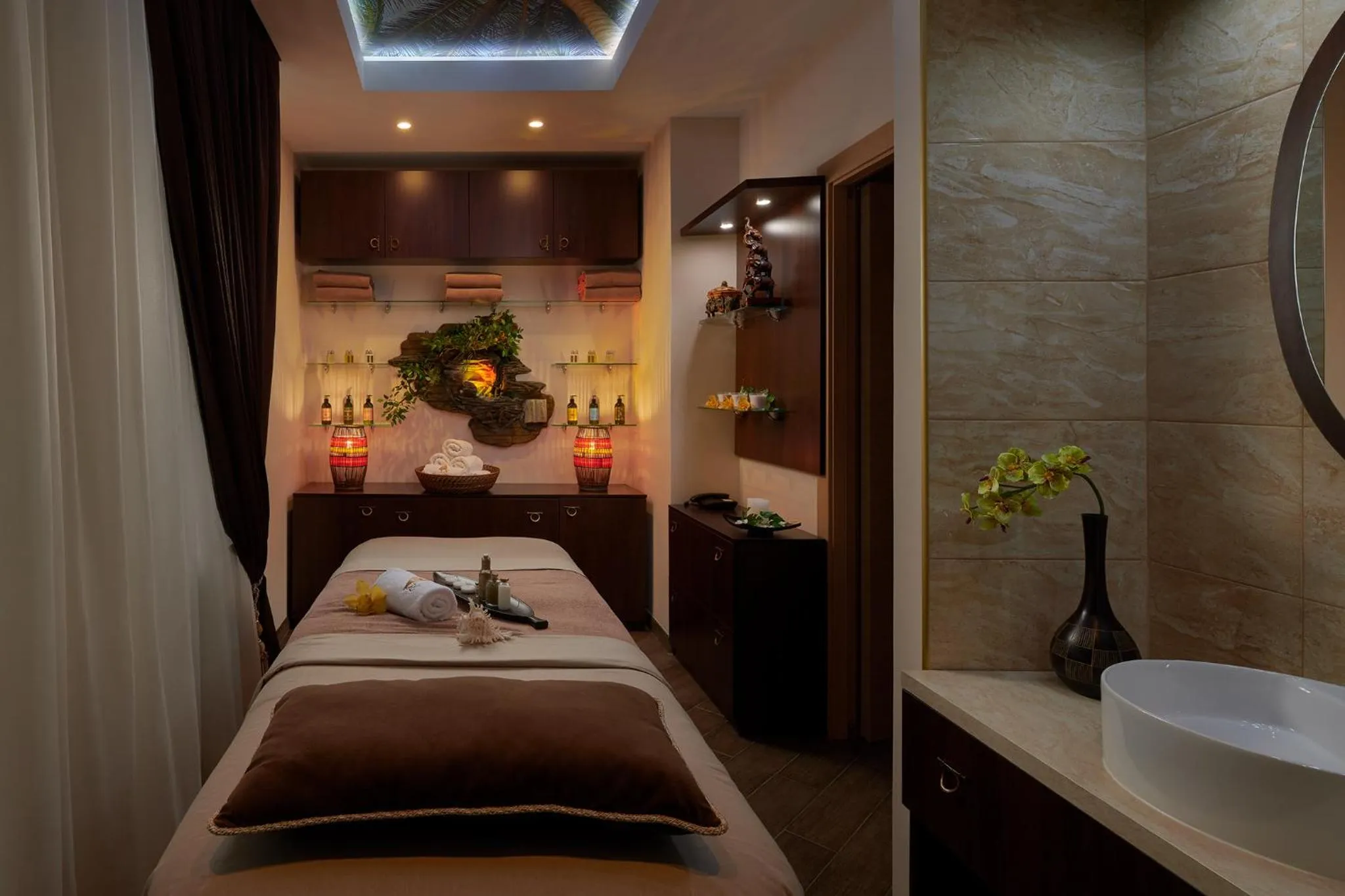 Bed in Honour and Grace Hotel