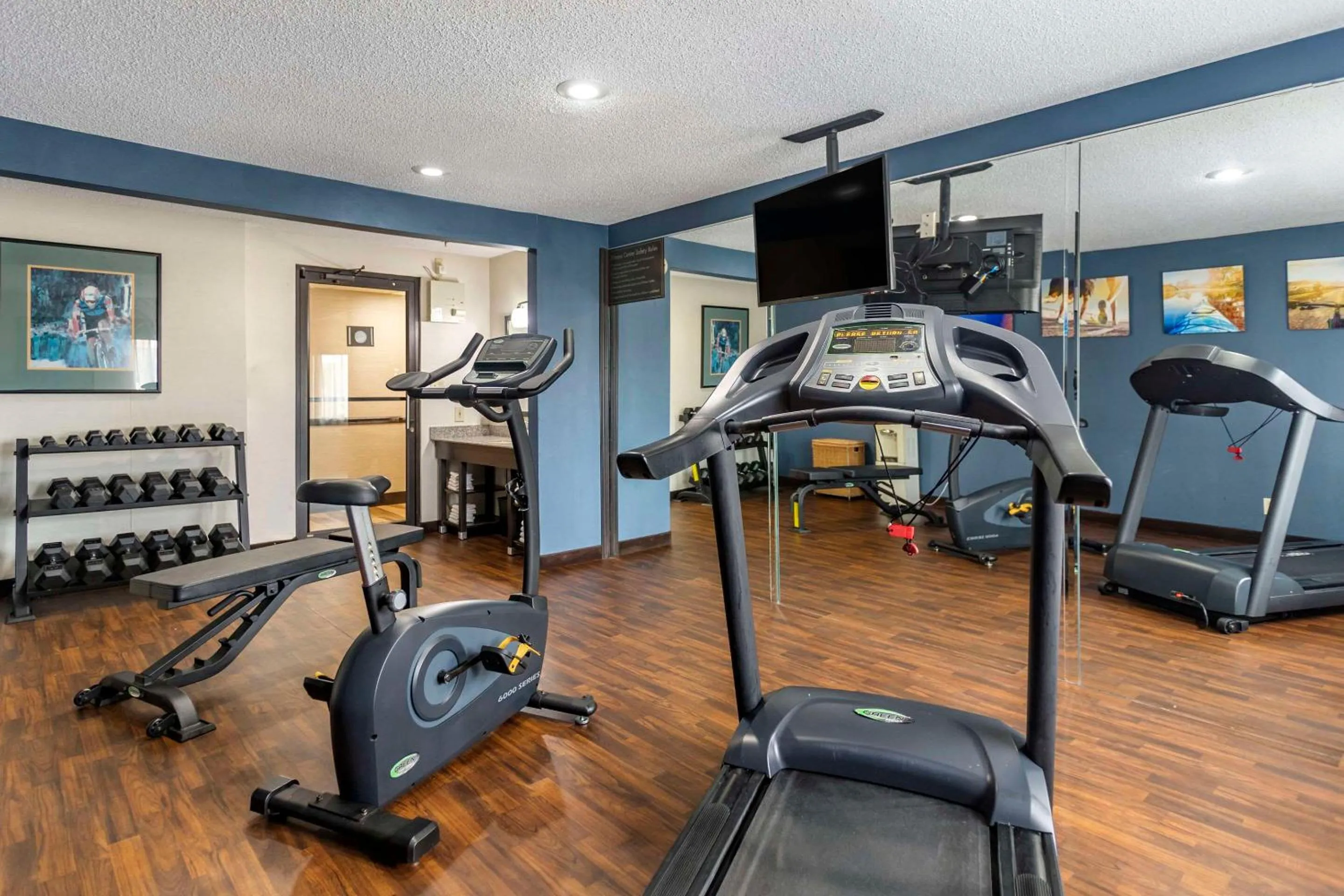 Fitness centre/facilities in Comfort Inn Tulsa Midtown