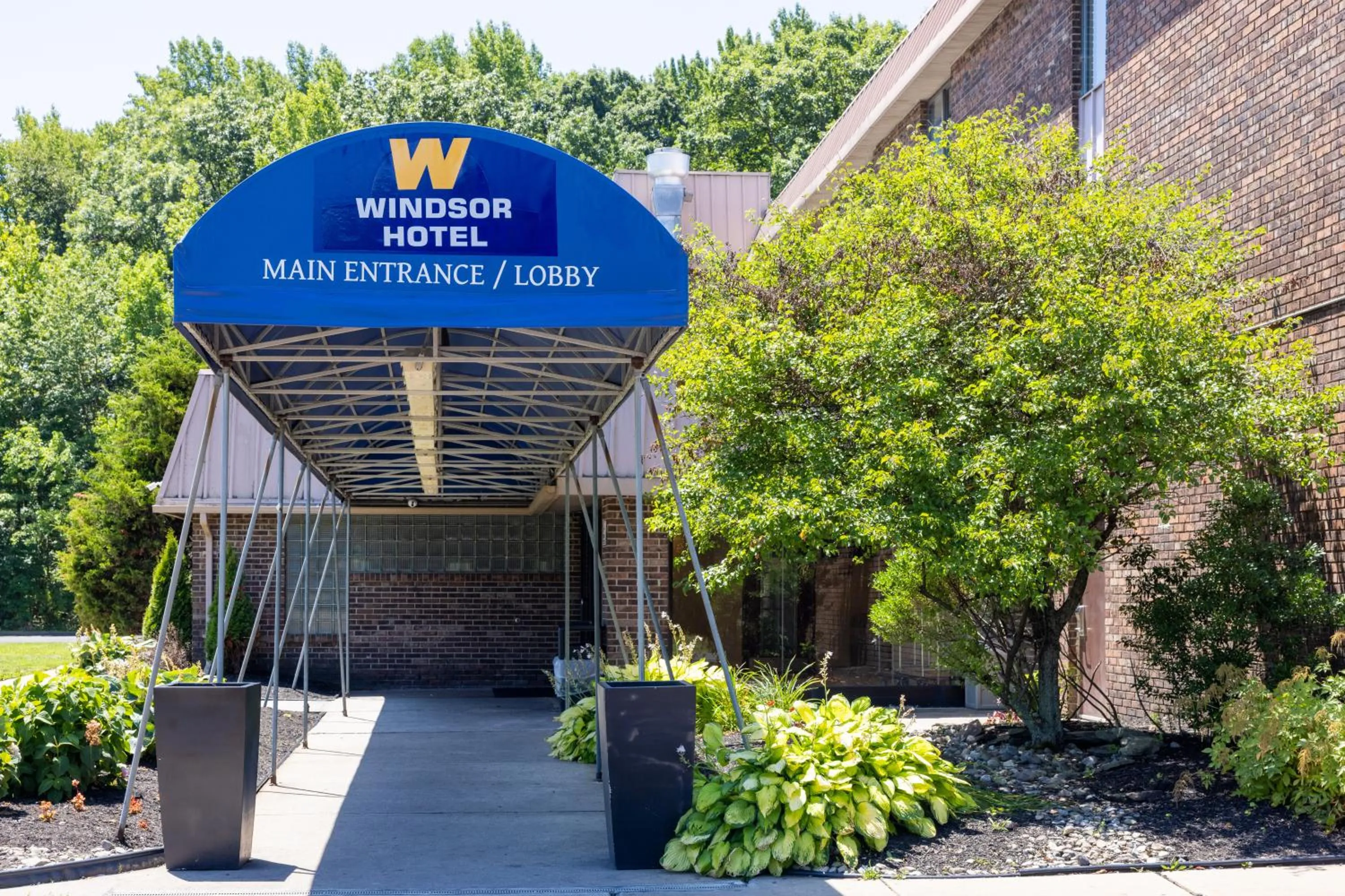 Facade/entrance in Windsor Hotel