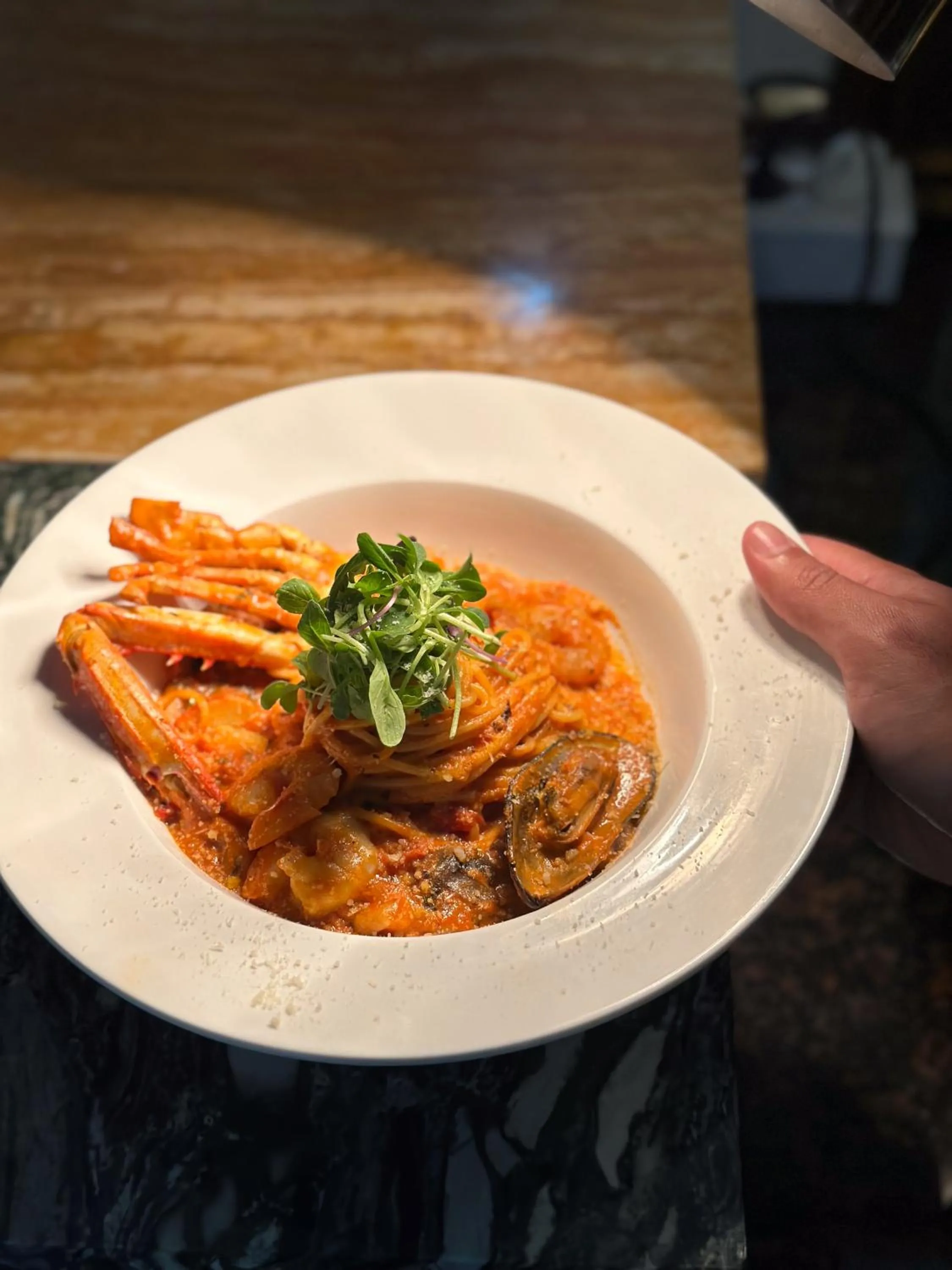 Food and drinks in GoldOne Hotel & Suites