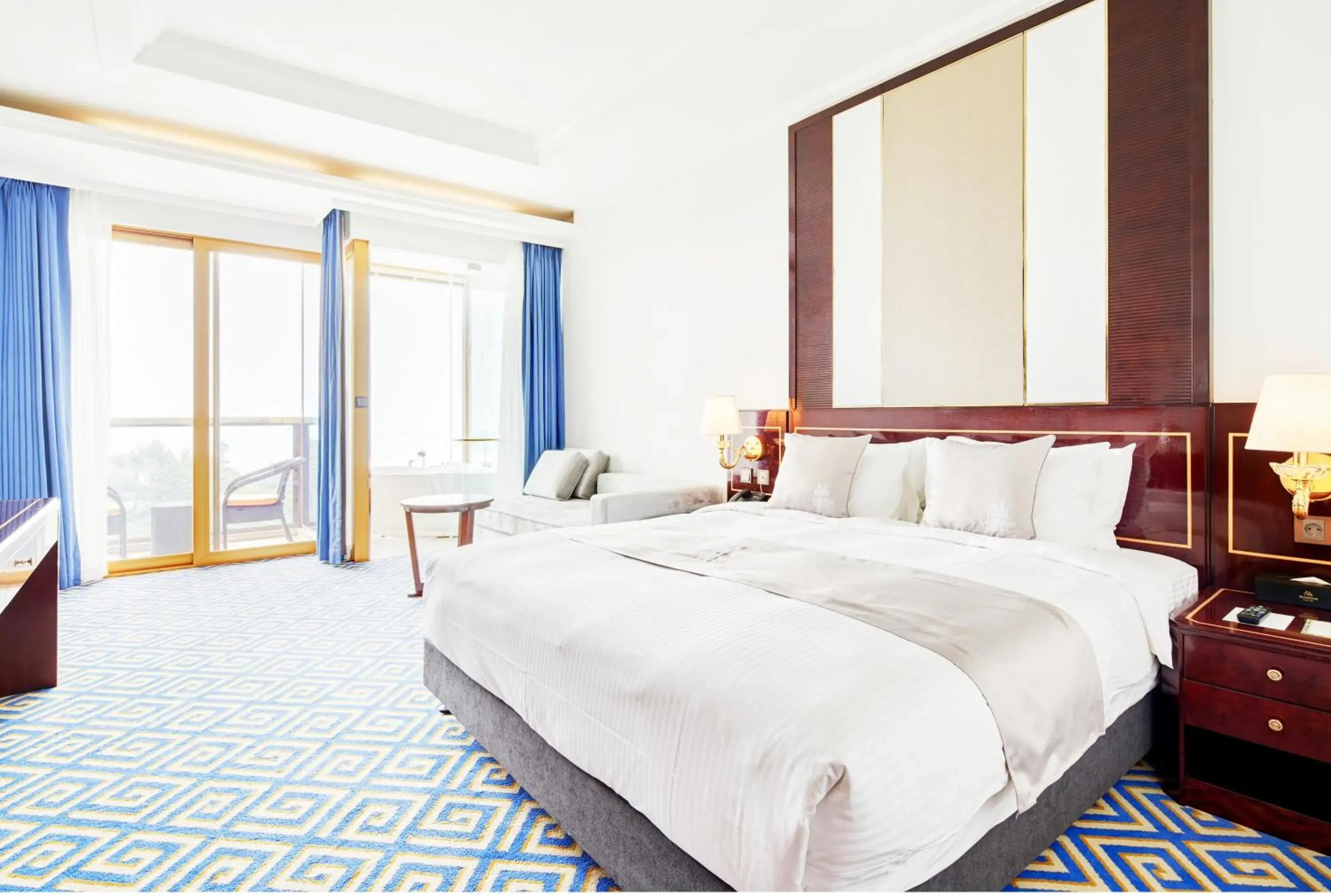 Ocean View Large King in GoldOne Hotel & Suites Ocean View Large King in GoldOne Hotel & Suites