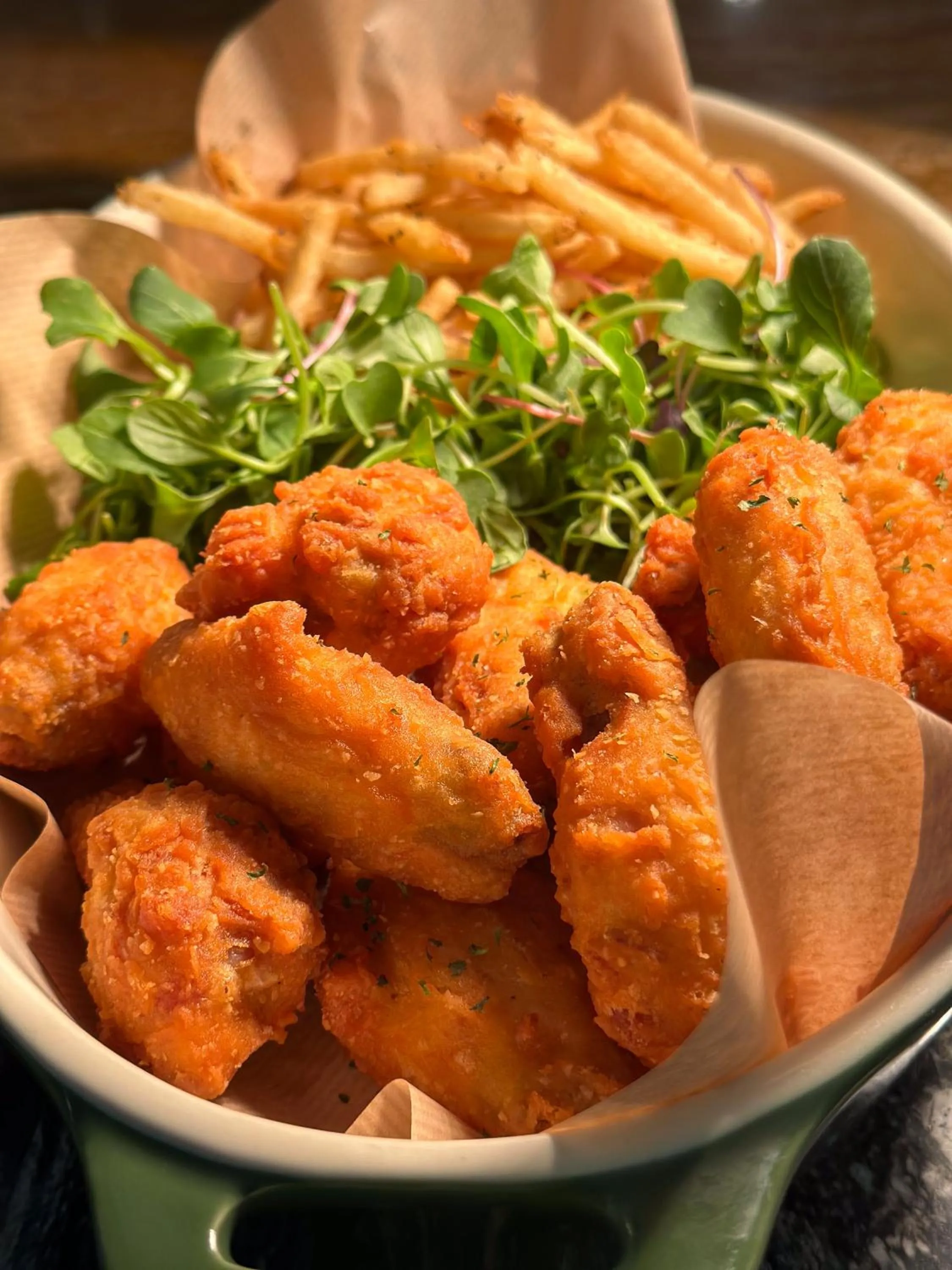 Restaurant/places to eat in GoldOne Hotel & Suites