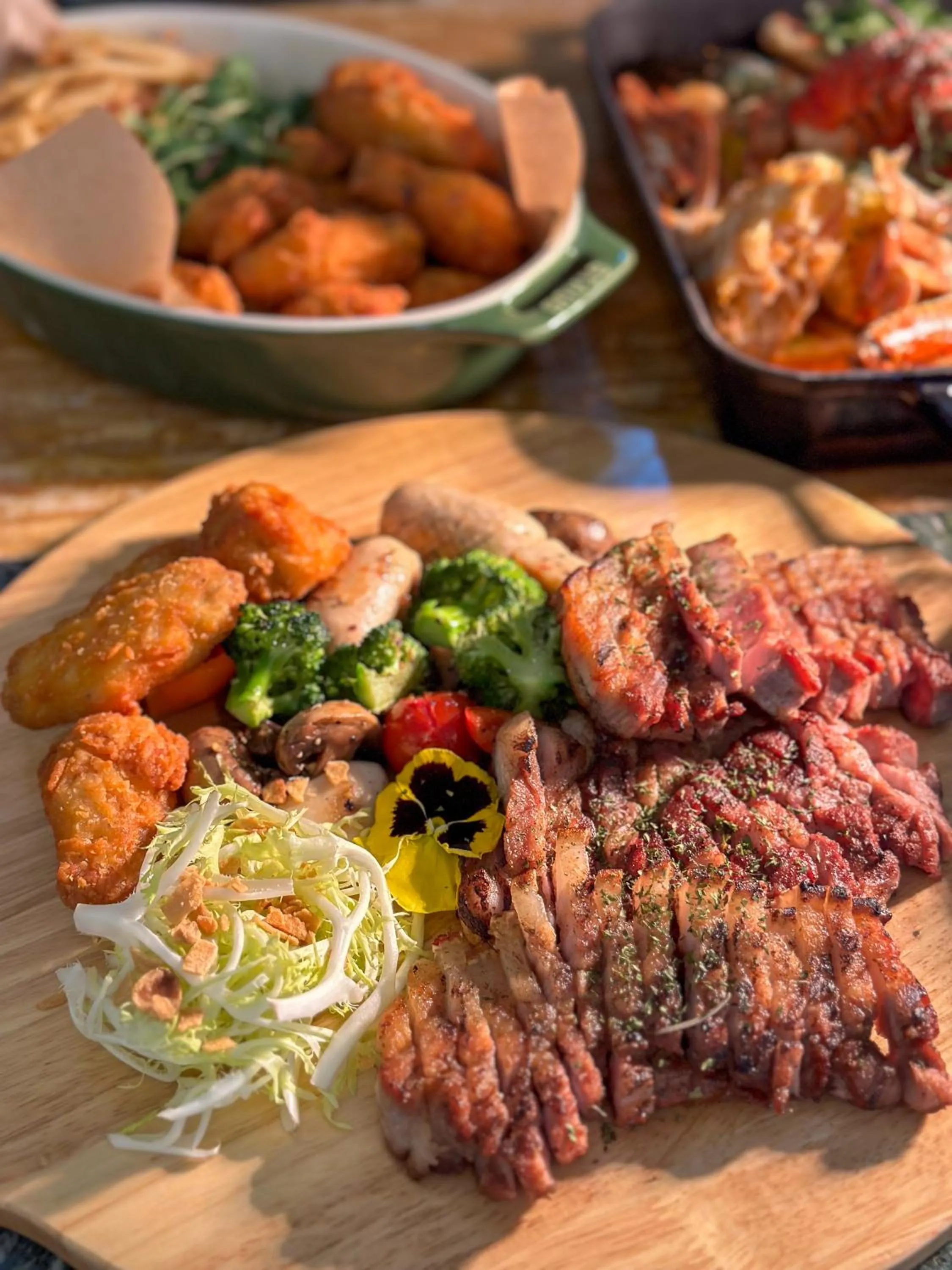 Restaurant/places to eat in GoldOne Hotel & Suites