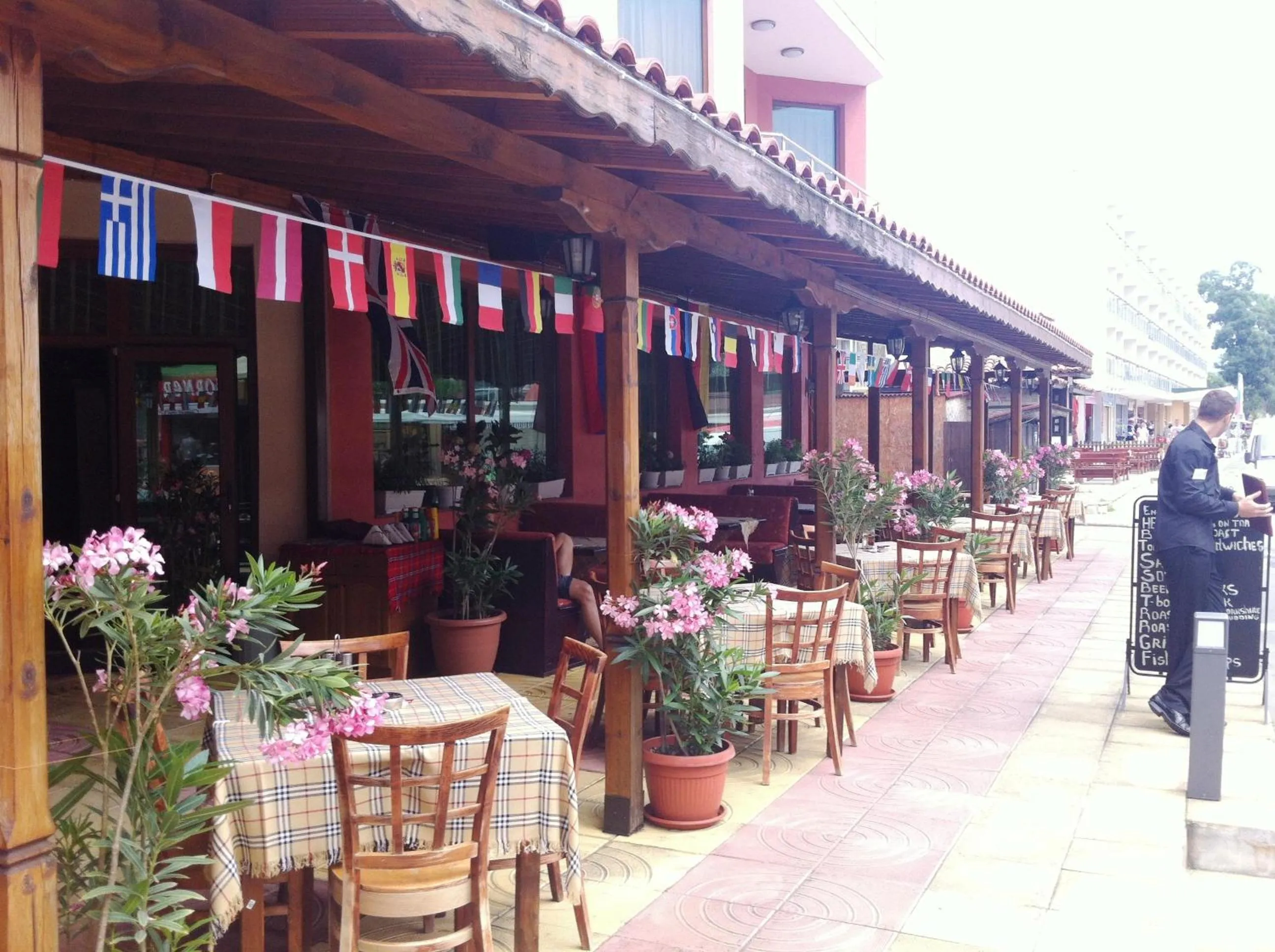 Restaurant/places to eat in Maverick Hotel