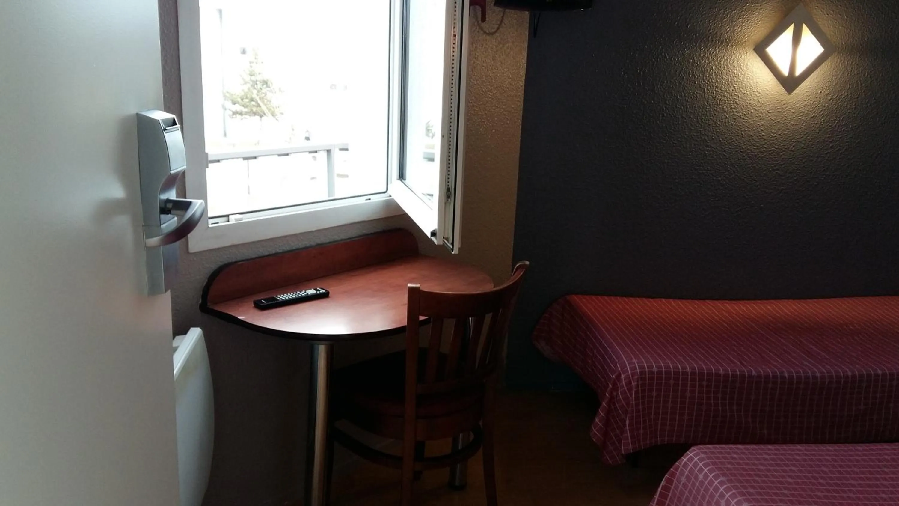 Bedroom in Bonsaï Hotel d'Orleans