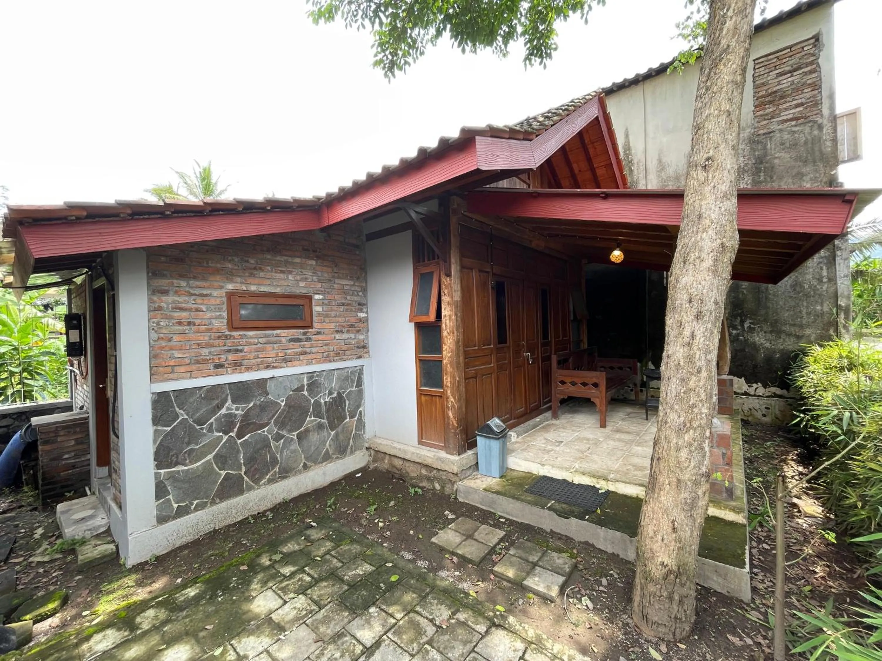 Saka Homestay Boutique & Cafe