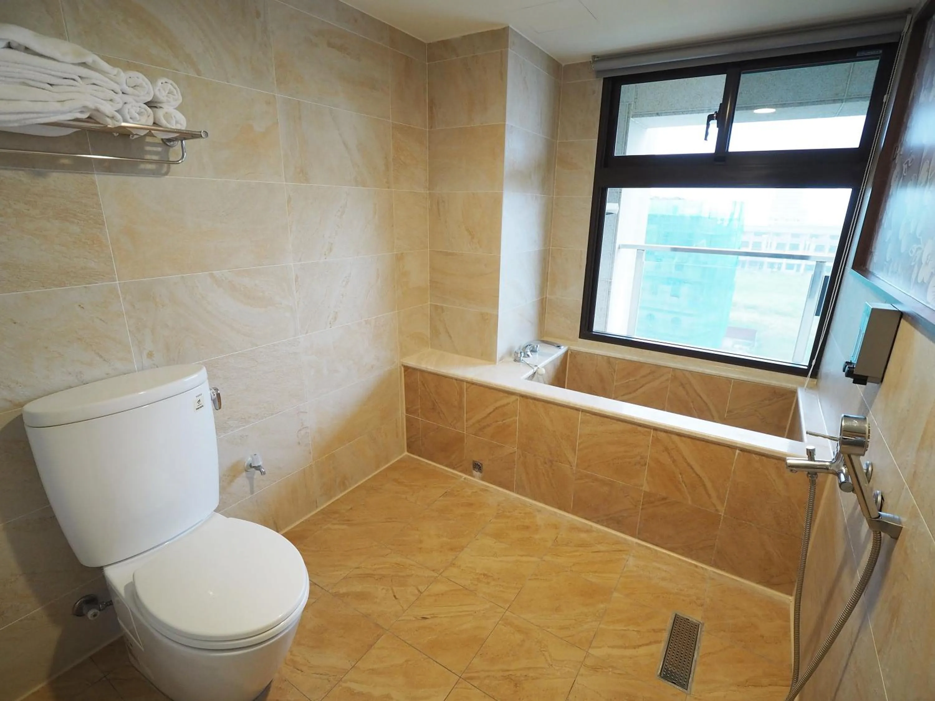 Shower in Kailan Hotel