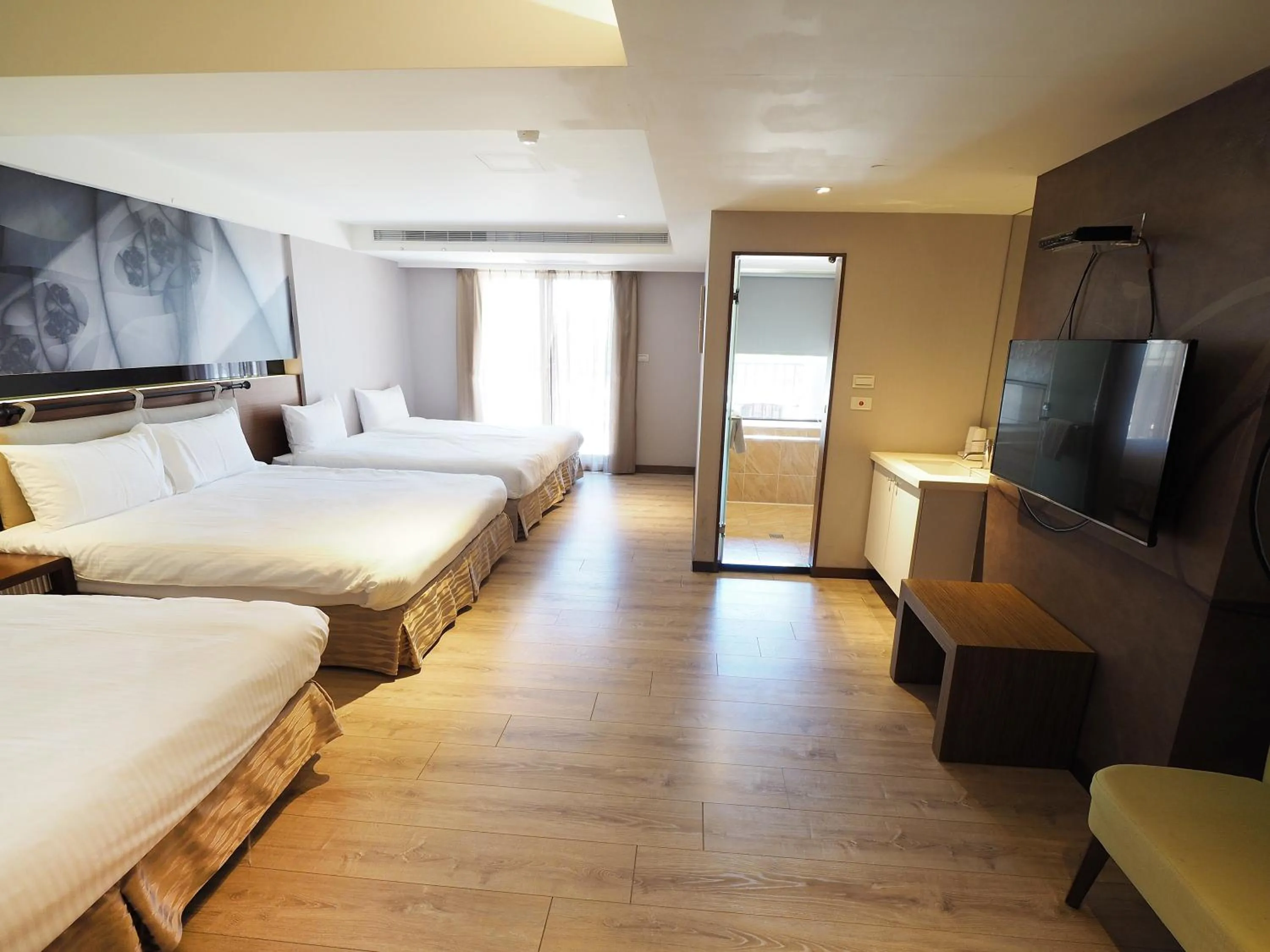 Bathroom, Bed in Kailan Hotel