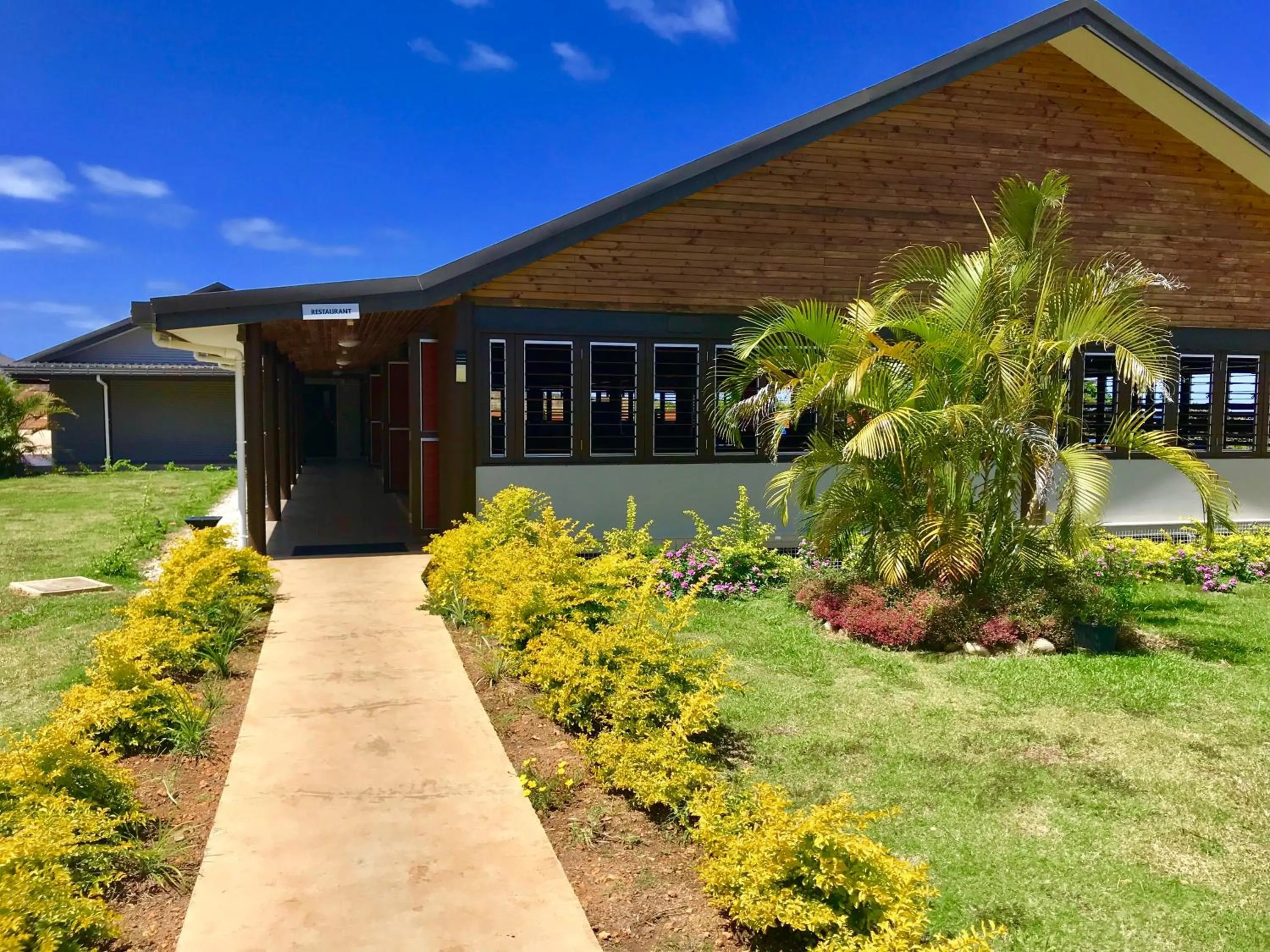 Restaurant/places to eat in Yadua Bay Resort & Villas