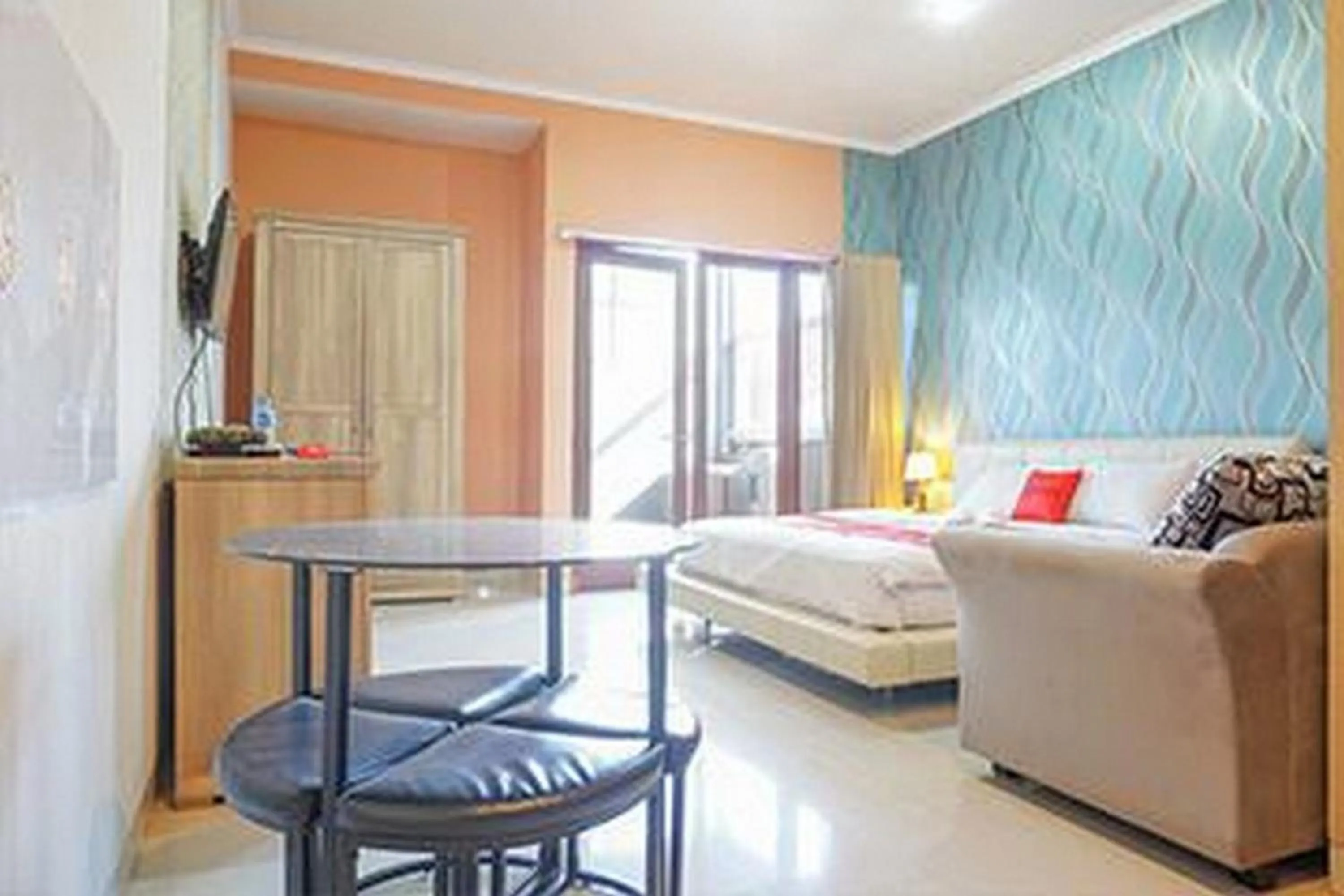 Bedroom, Bed in RedDoorz near Kemang Square