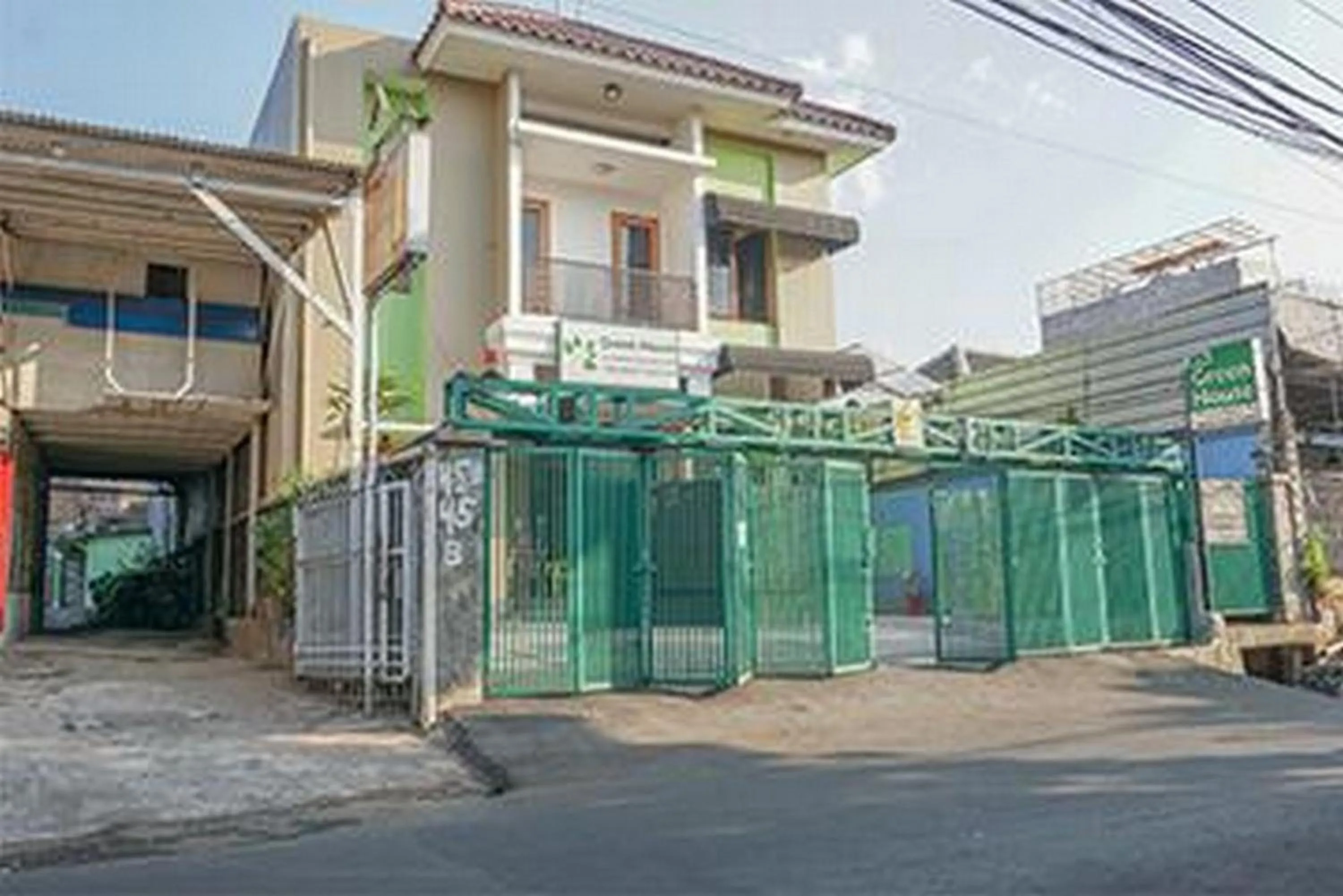 Facade/entrance in RedDoorz near Kemang Square