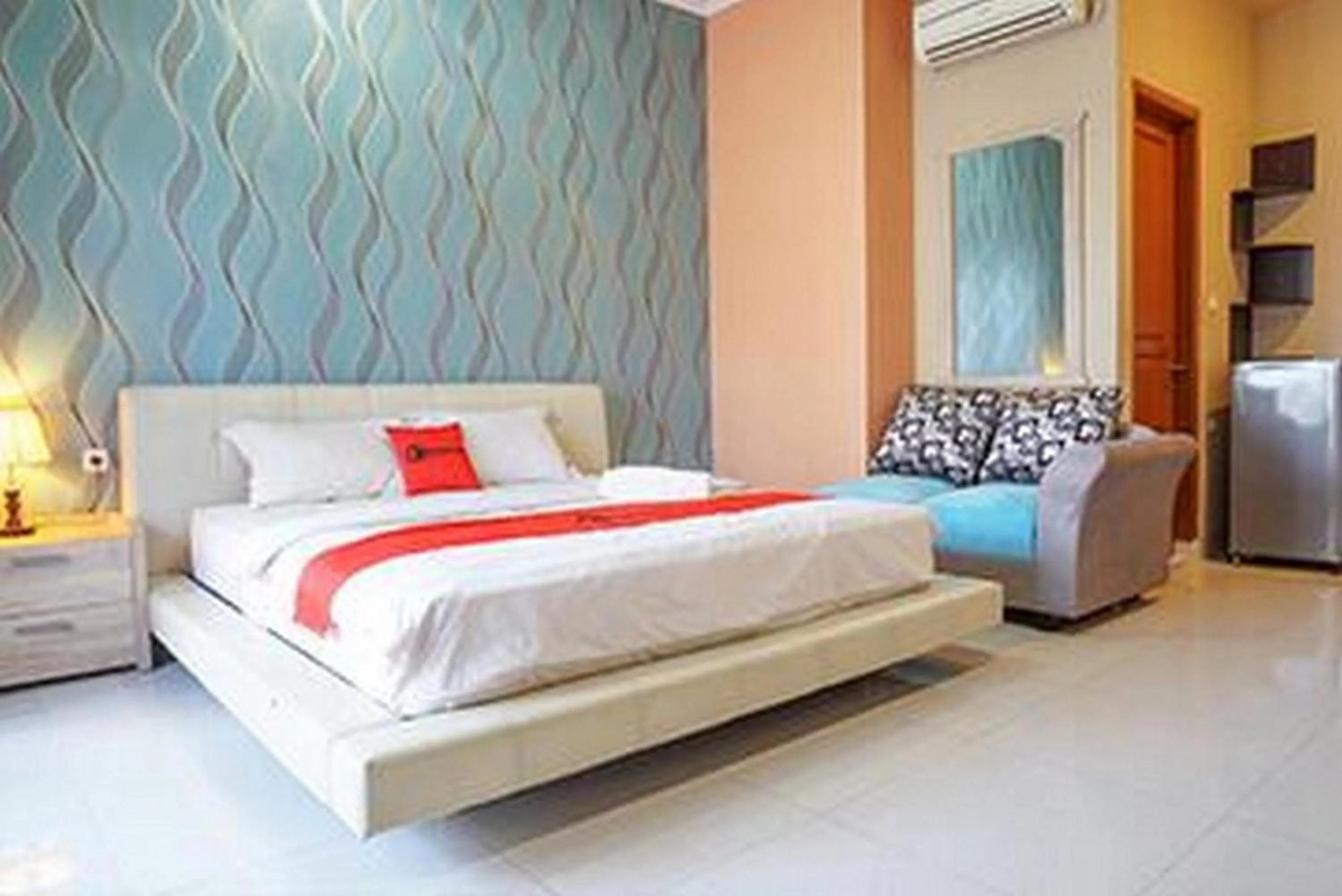 Bedroom, Bed in RedDoorz near Kemang Square