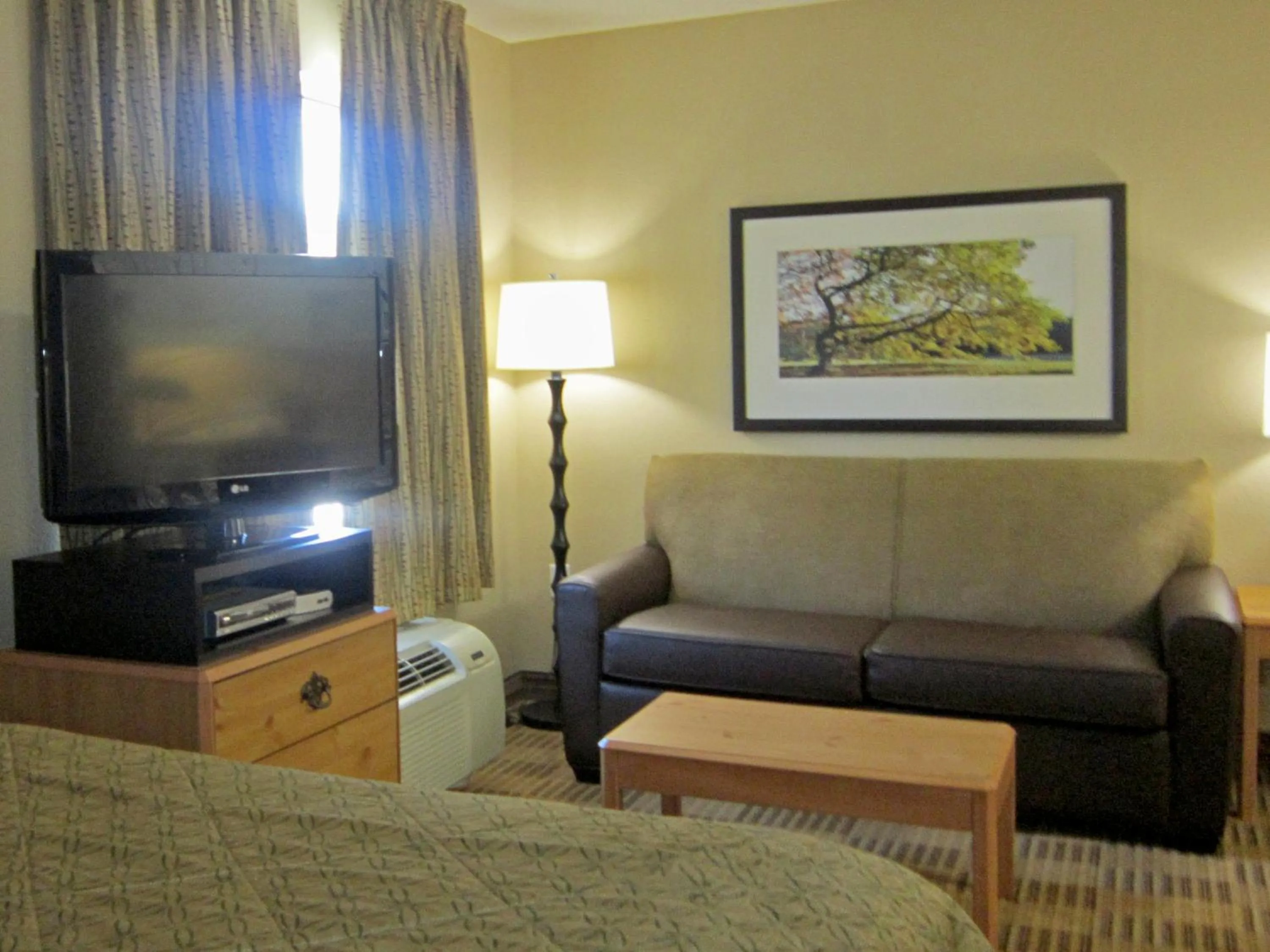 Living room in Extended Stay America Suites - Boston - Woburn