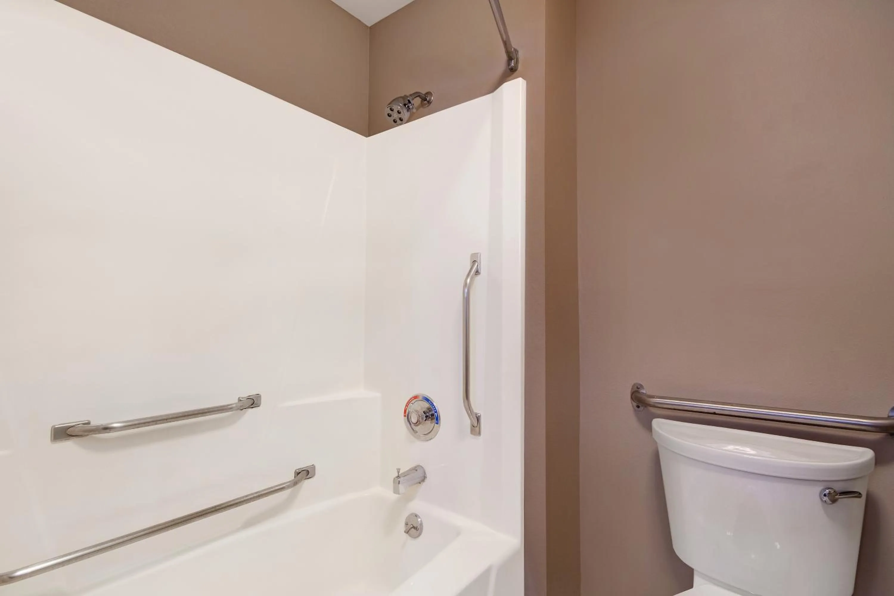 Toilet in Baymont by Wyndham Detroit Airport/Romulus