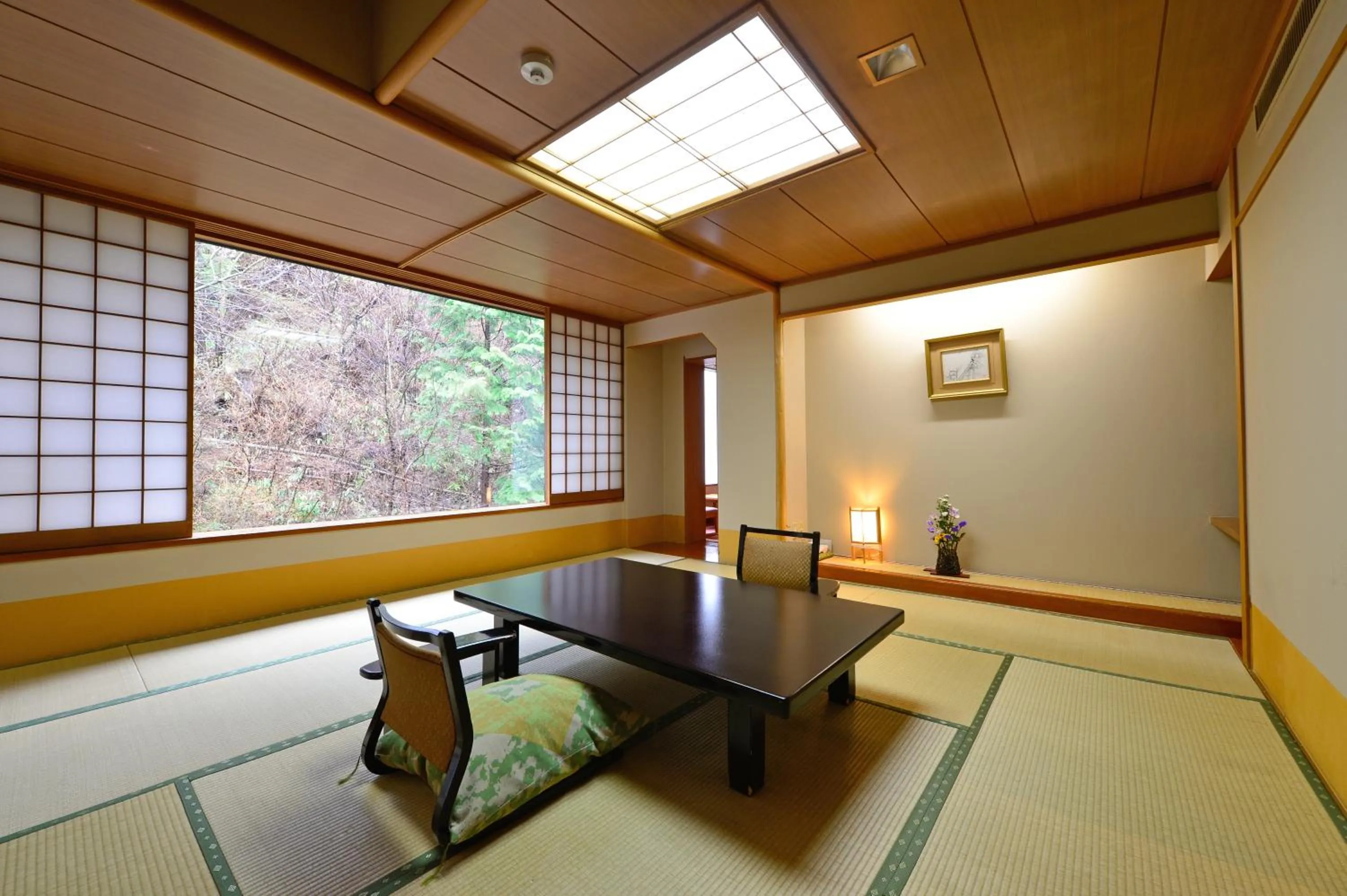 Photo of the whole room in Osakaya Ryokan