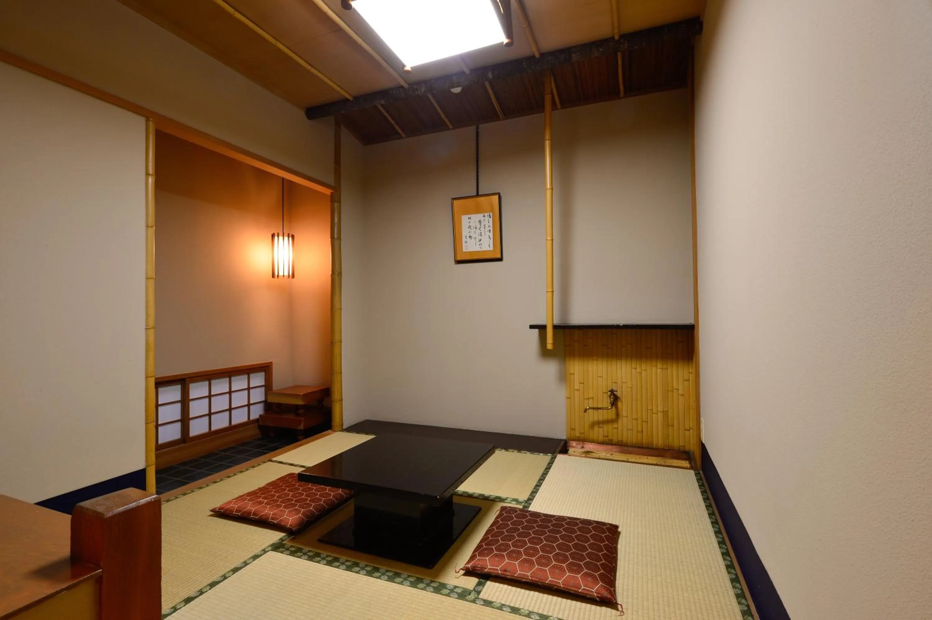 Photo of the whole room in Osakaya Ryokan