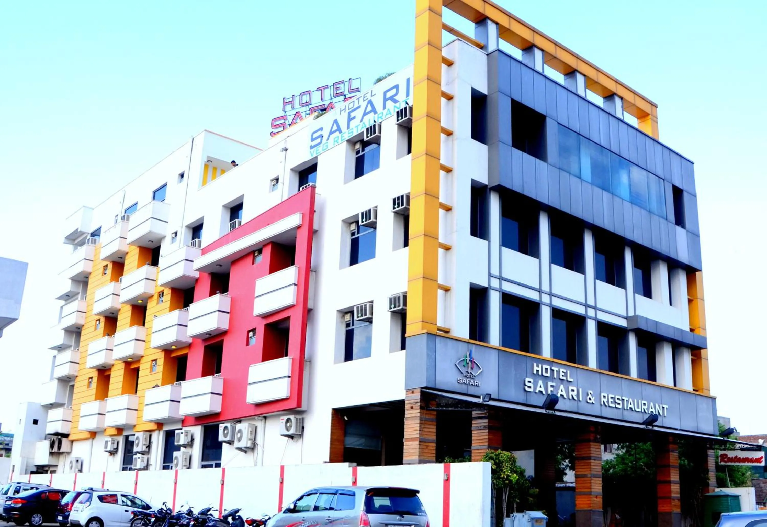 Property building in Hotel Safari