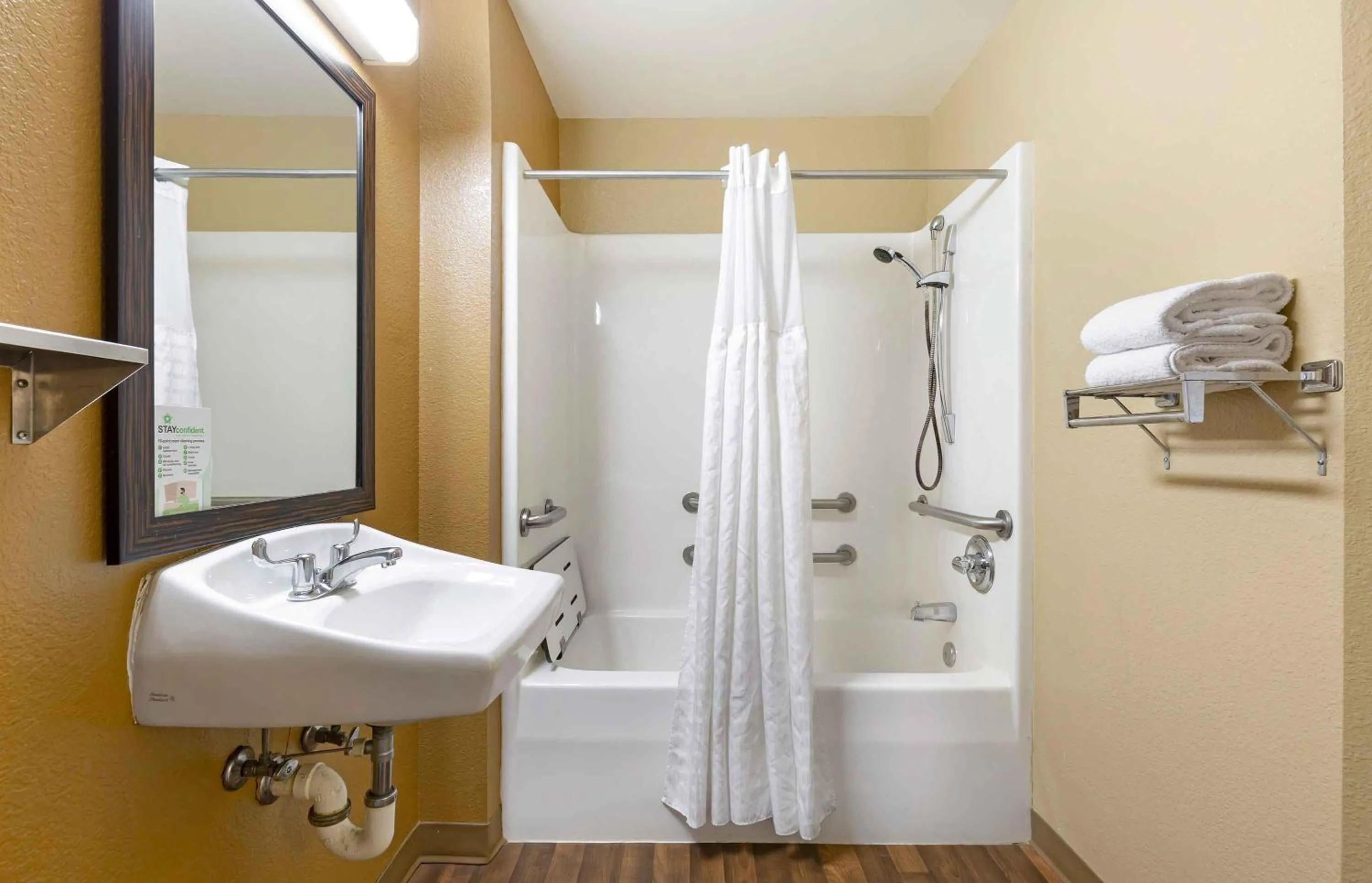 Bathroom in Extended Stay America Suites - Baltimore - Glen Burnie