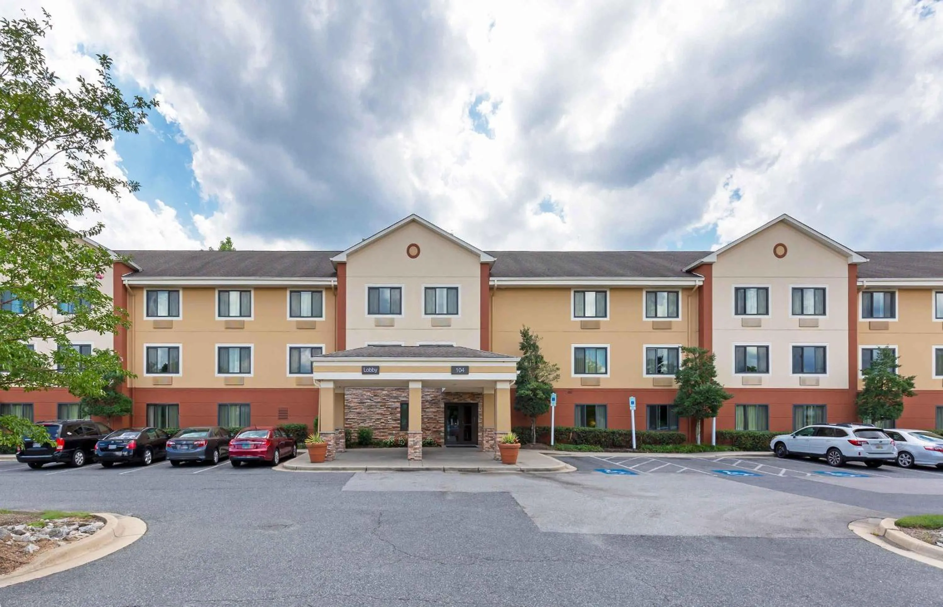 Property building in Extended Stay America Suites - Baltimore - Glen Burnie