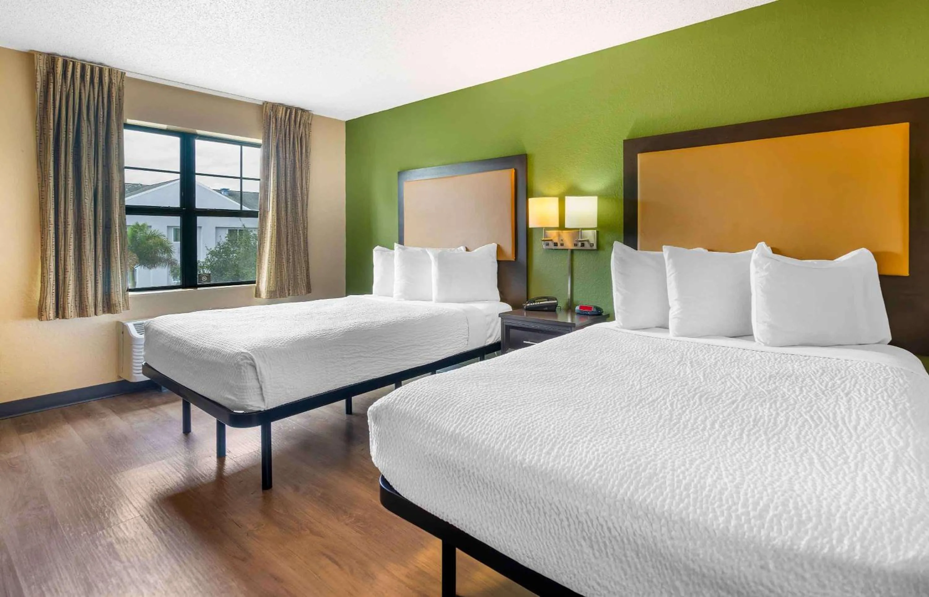 Bedroom, Bed in Extended Stay America Select Suites - Tampa - North - USF - Attractions