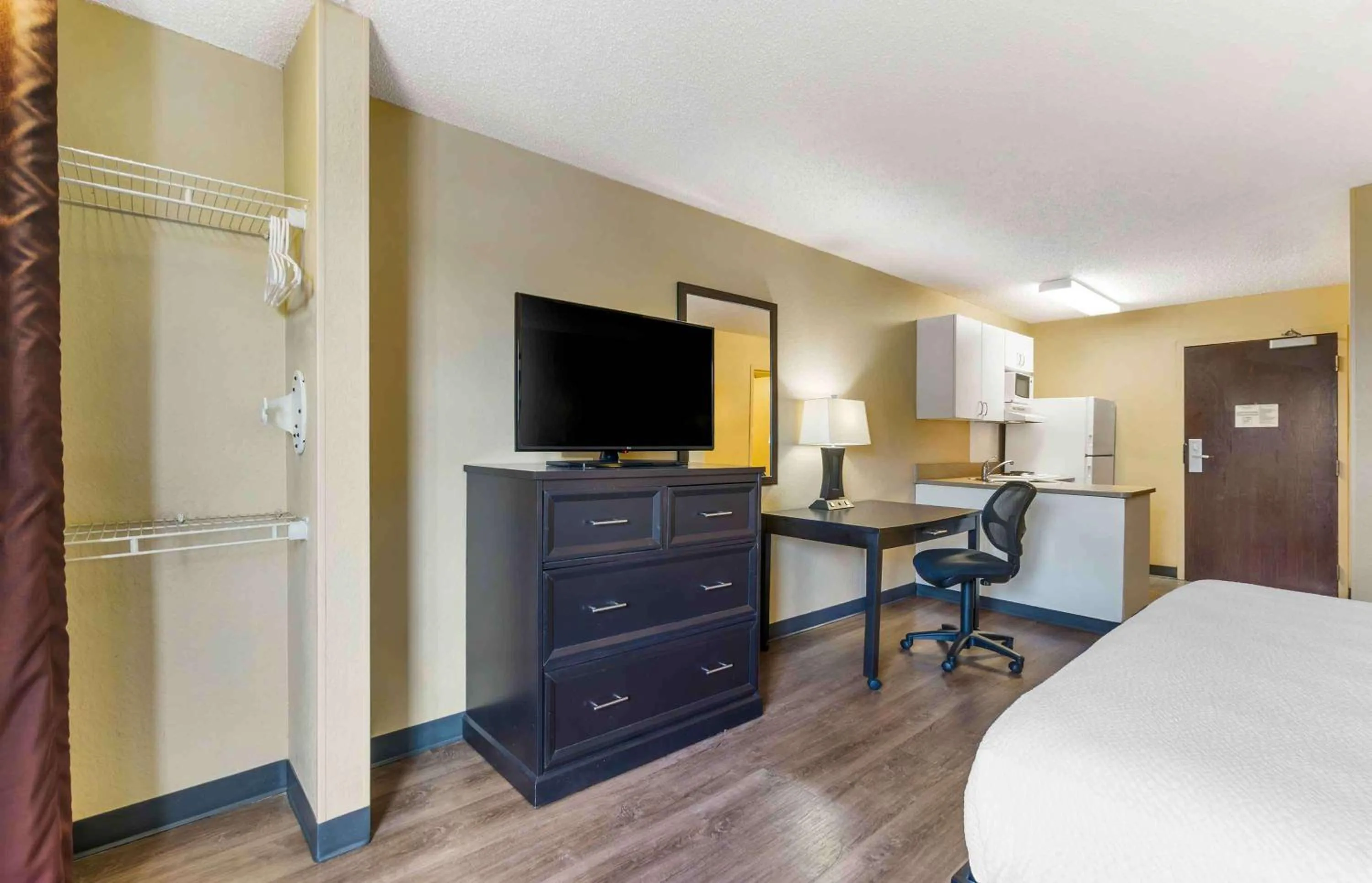 Bedroom, Bed in Extended Stay America Select Suites - Tampa - North - USF - Attractions