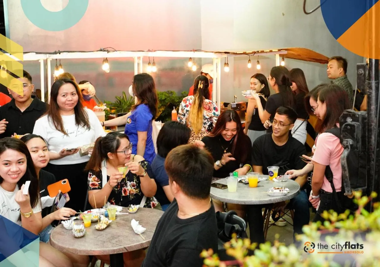 People in The City Flats Amorsolo