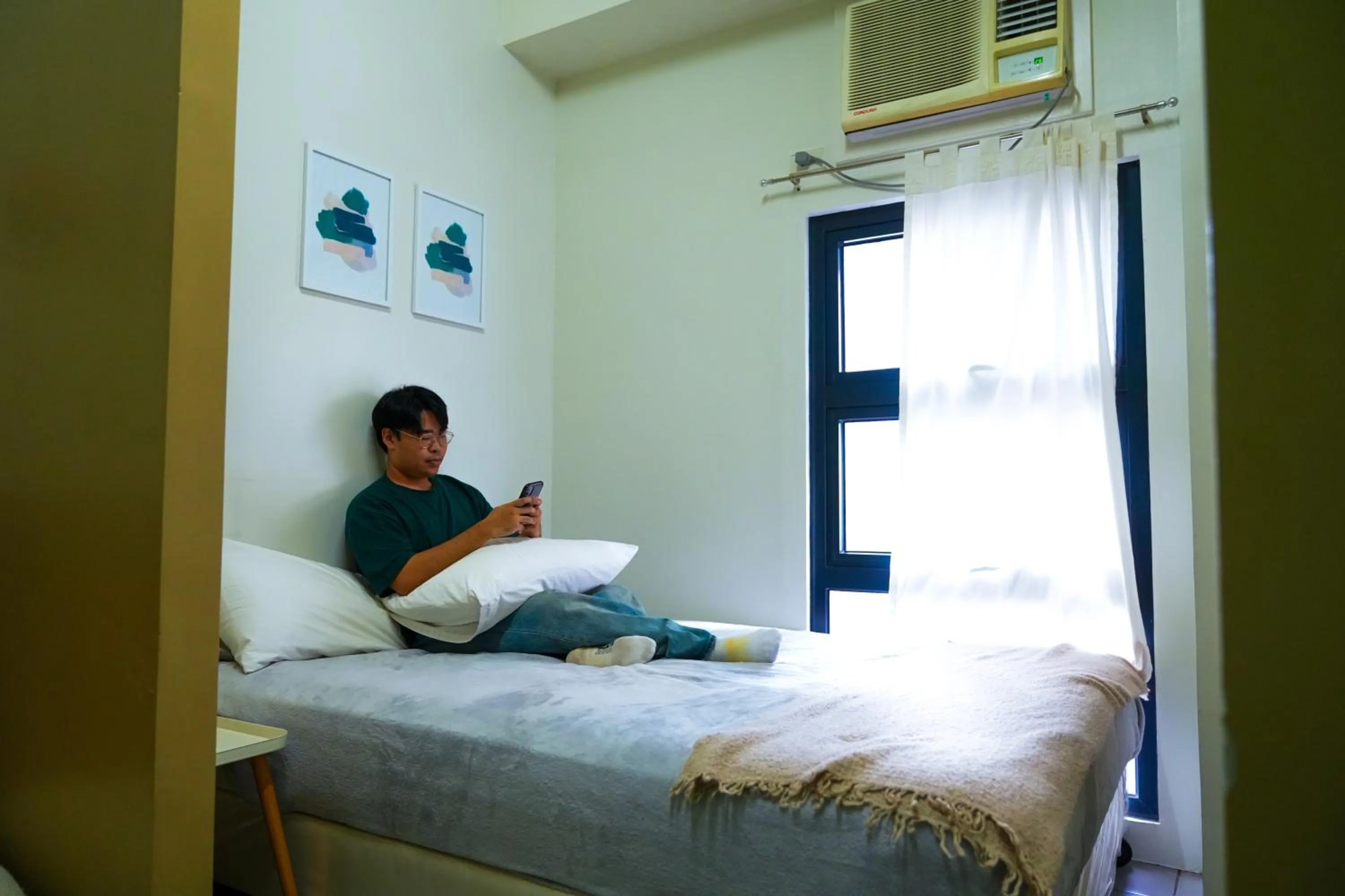 Bed in The City Flats Amorsolo