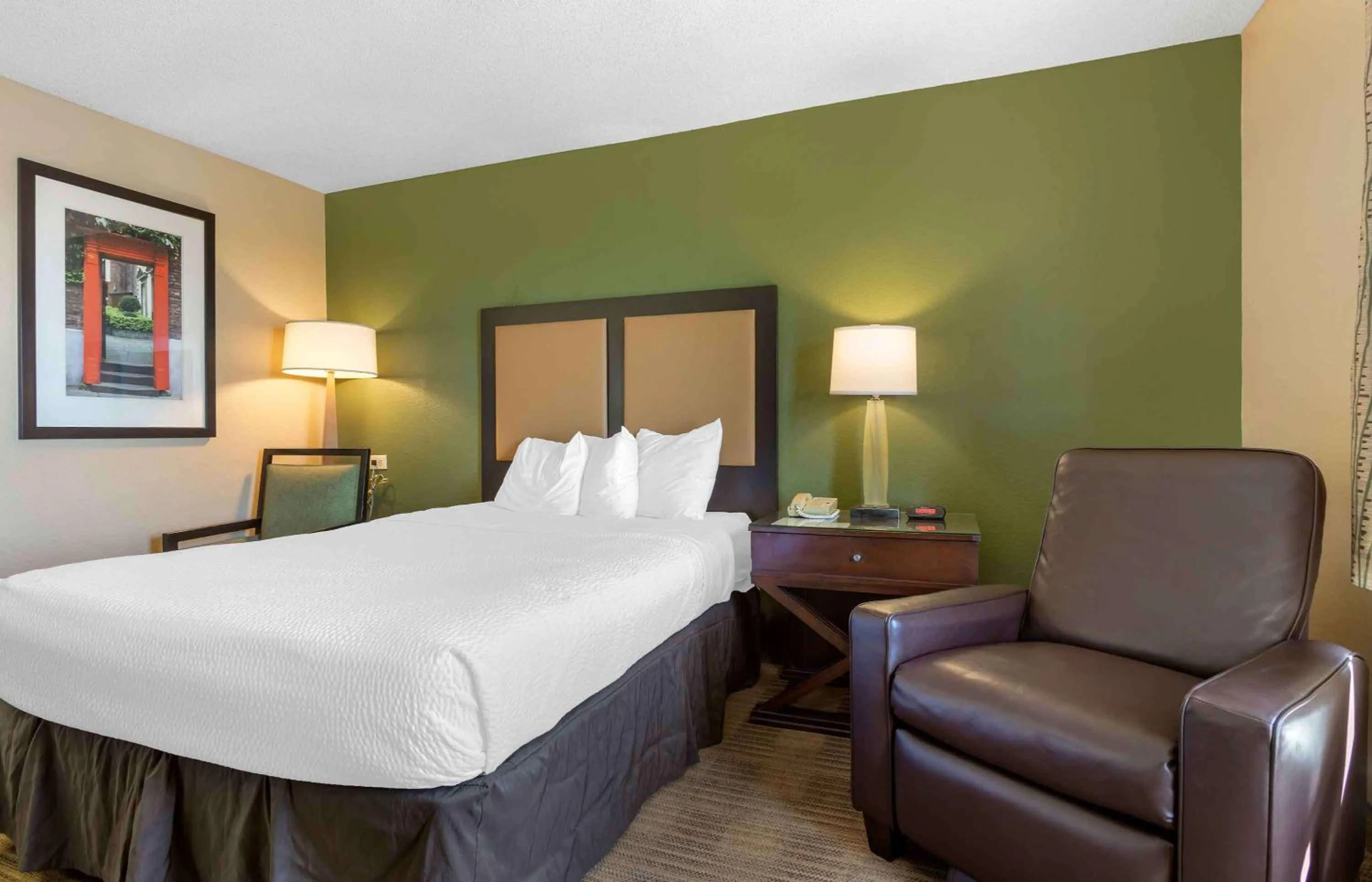 Bedroom, Bed in Extended Stay America Suites - Phoenix - Chandler