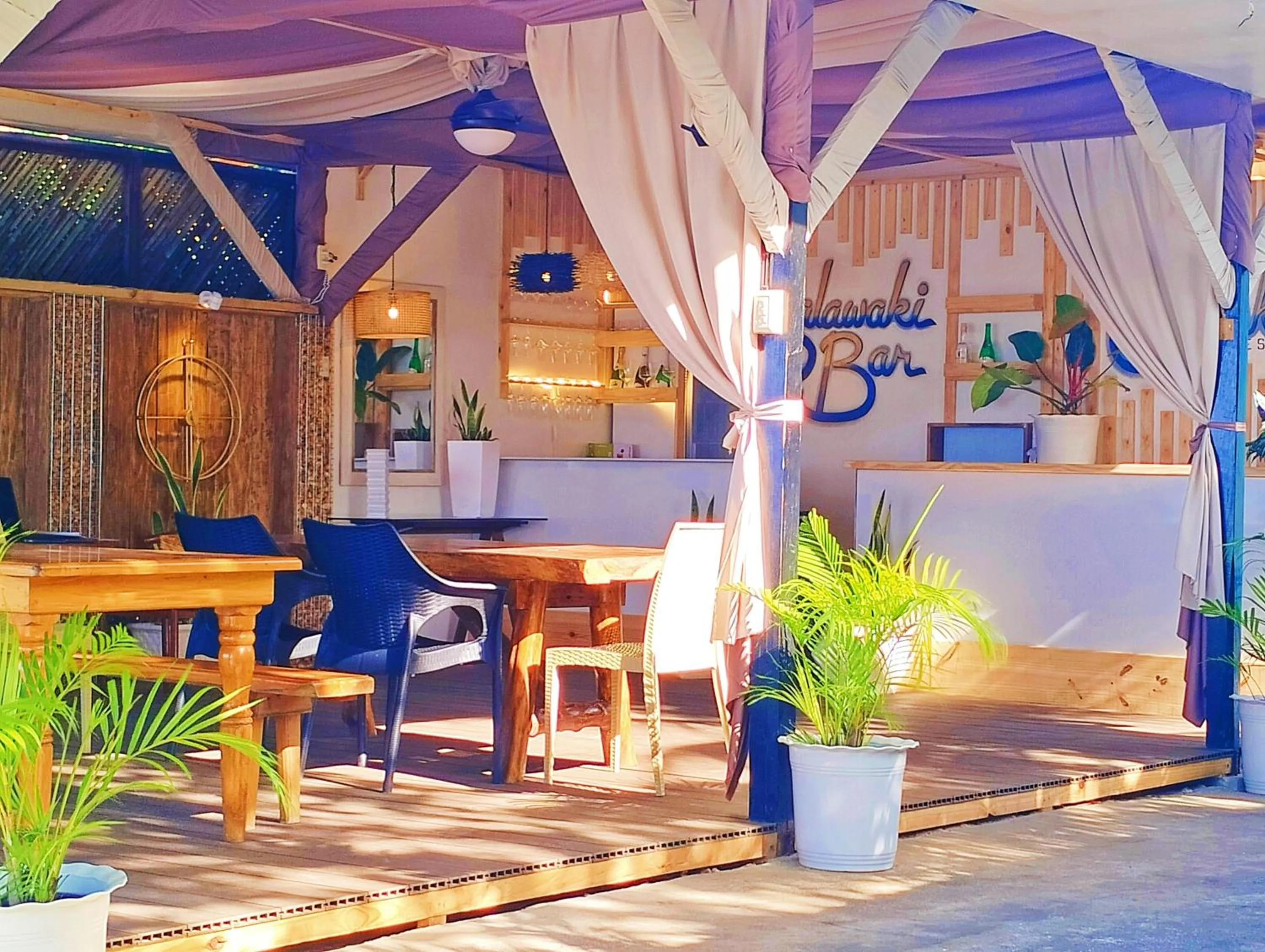 Restaurant/places to eat in Swakihan Guest House